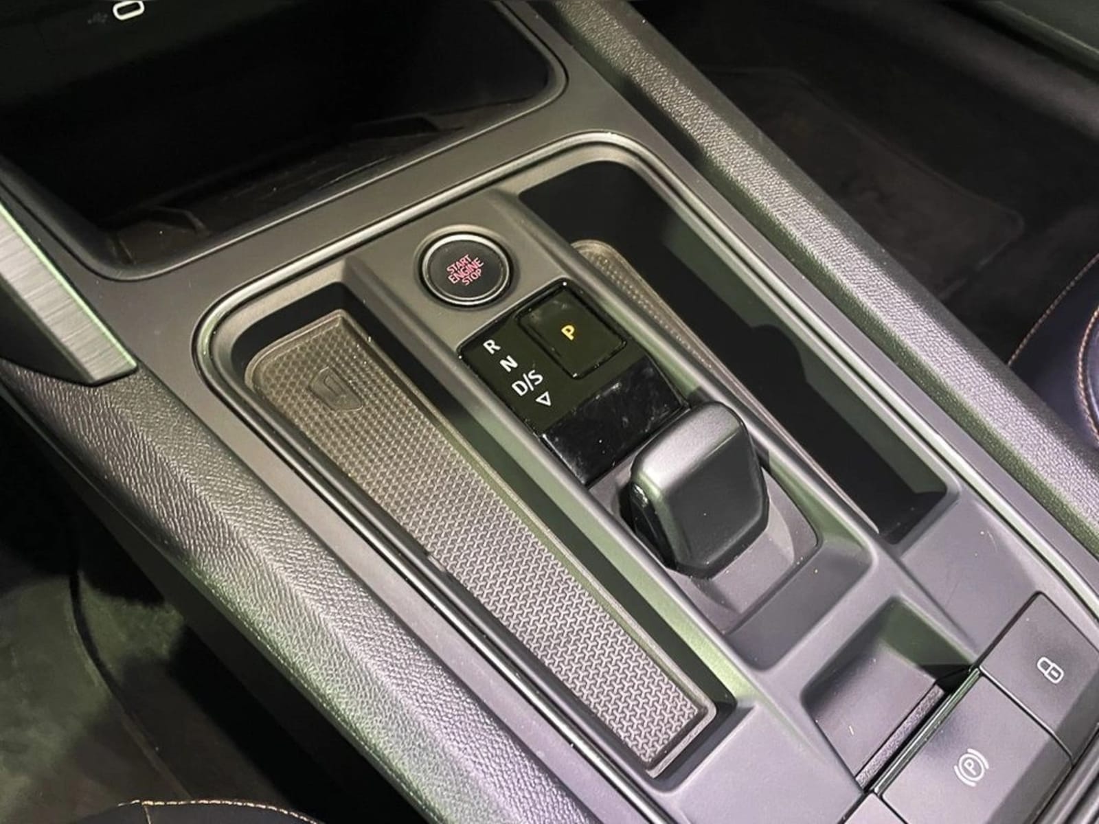 CUPRA FORMENTOR 2.0 TSI 4X2 AT 5P 2023 - Imagen 7 de 11