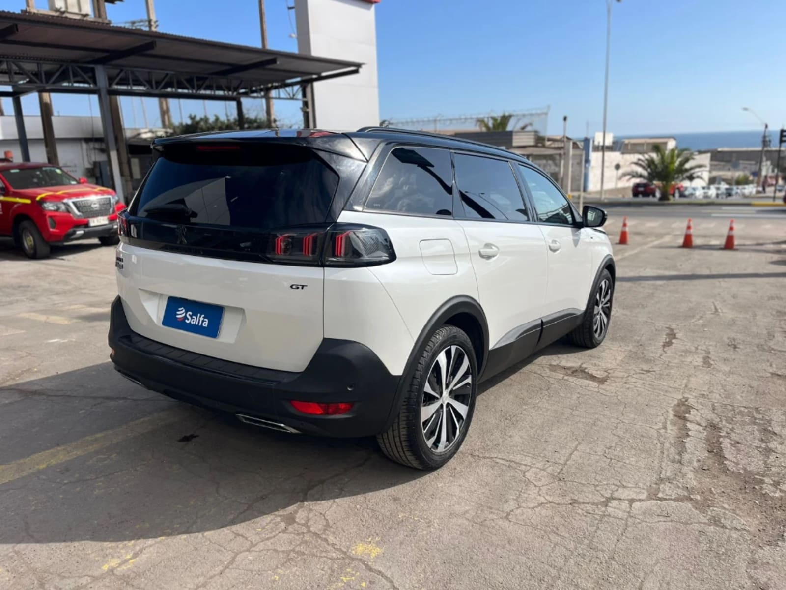 PEUGEOT 5008 1.5 GT BLACK PACK BLUEHDI 130 4X2 EAT8 5P 2023 - Imagen 5 de 20