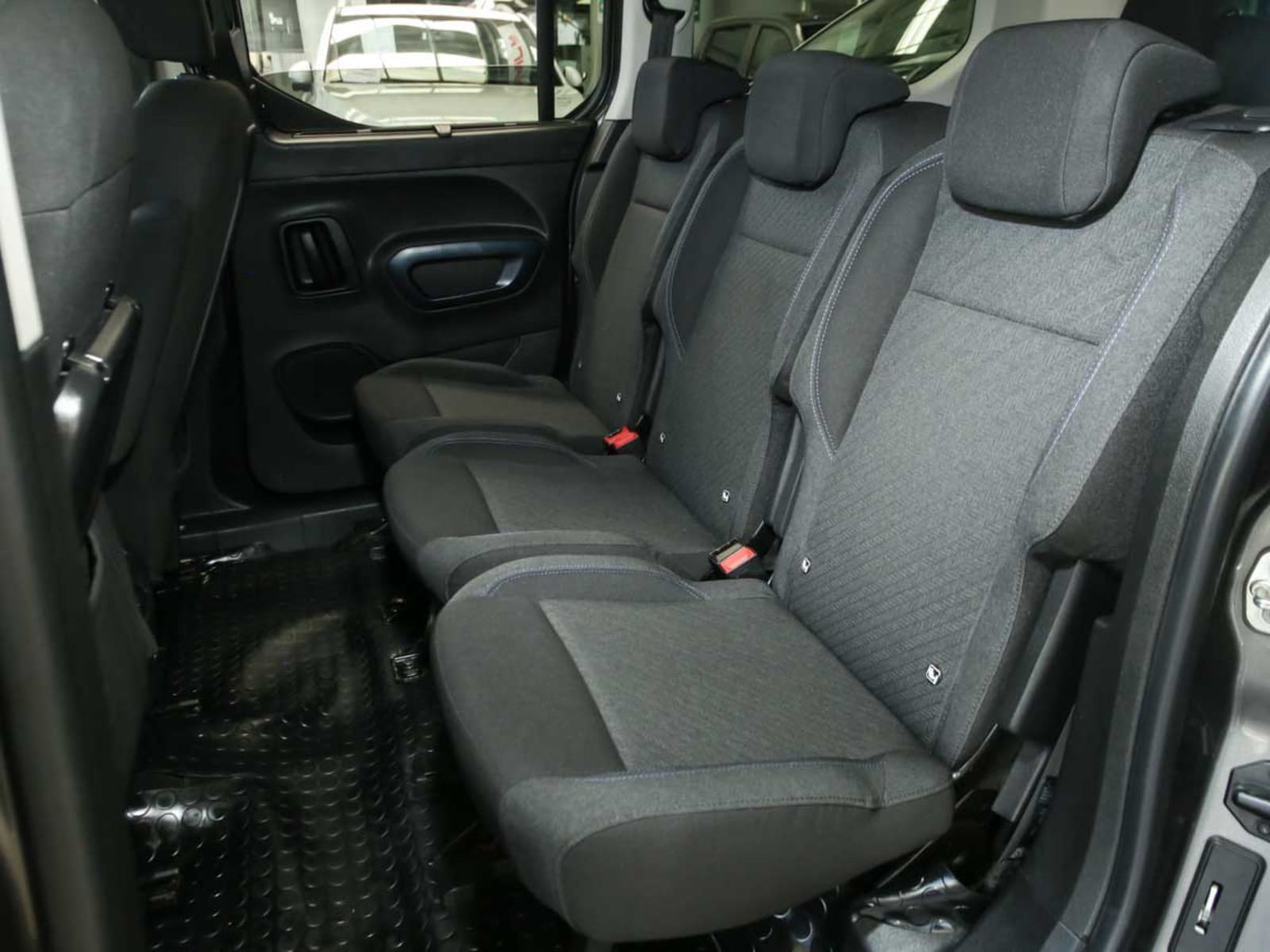 PEUGEOT RIFTER PURETECH 130 1.2 AUT 2021 - Imagen 11 de 14