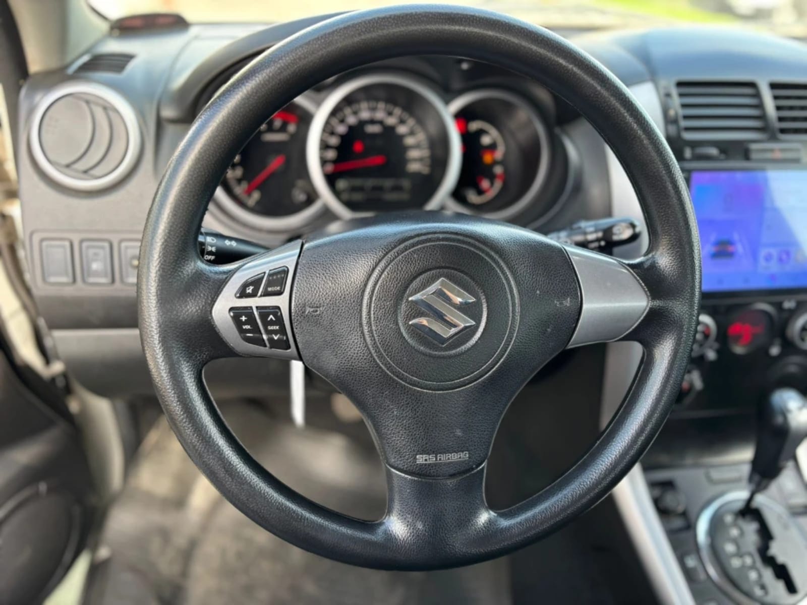 SUZUKI GRAND VITARA 2.4 GLX SPORT 4X4 MT 3P 2010 - Imagen 19 de 20