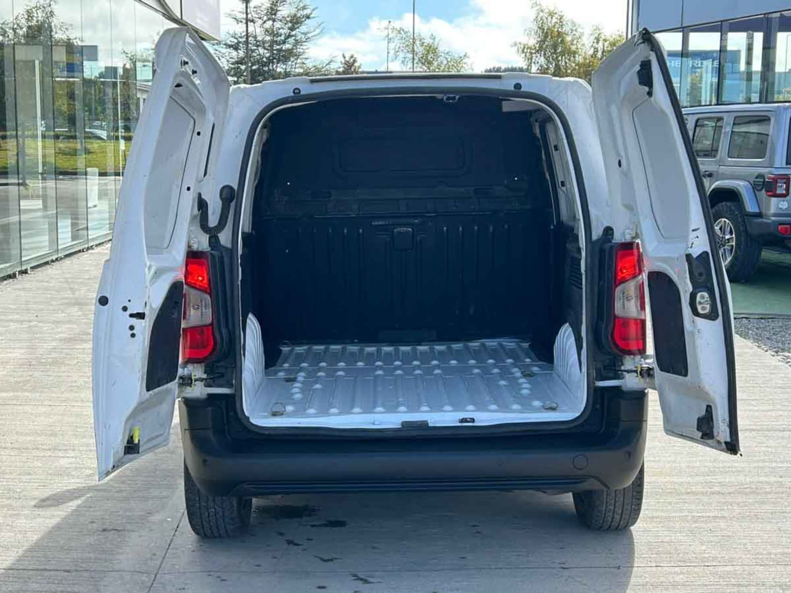 OPEL COMBO 1,6 TD 2023 - Imagen 14 de 16