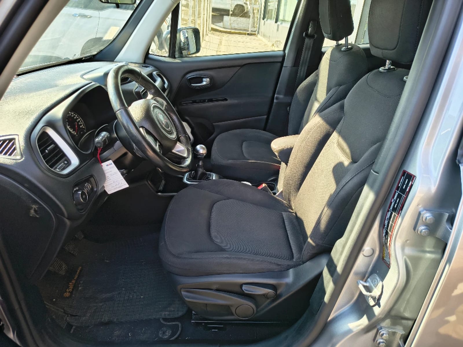 JEEP RENEGADE 1.8 SPORT 4X2 MT 5P 2022 - Imagen 13 de 20