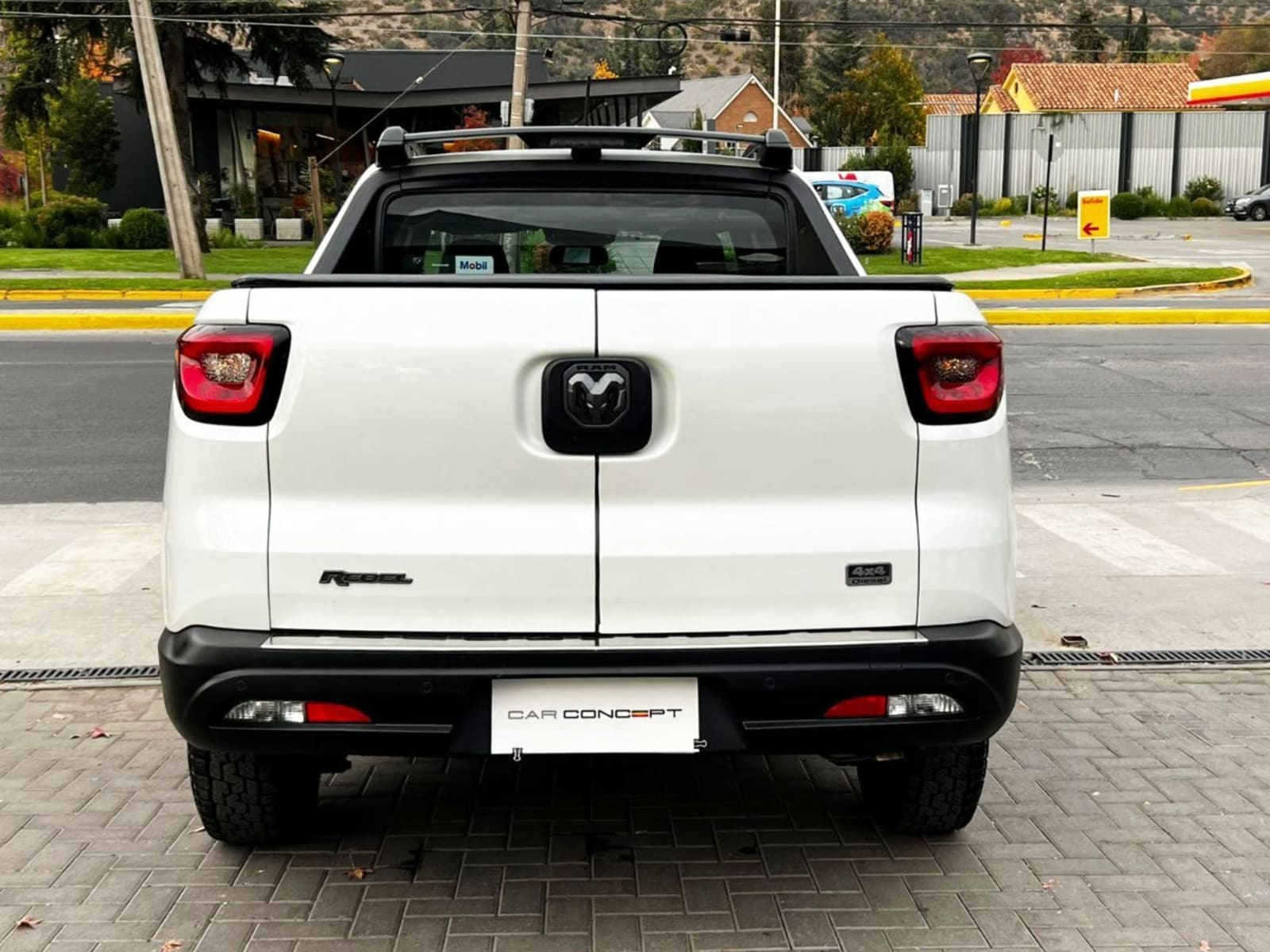 RAM 1000 REBEL 4X4 2.0 DIESEL AT 2023 - Imagen 5 de 20