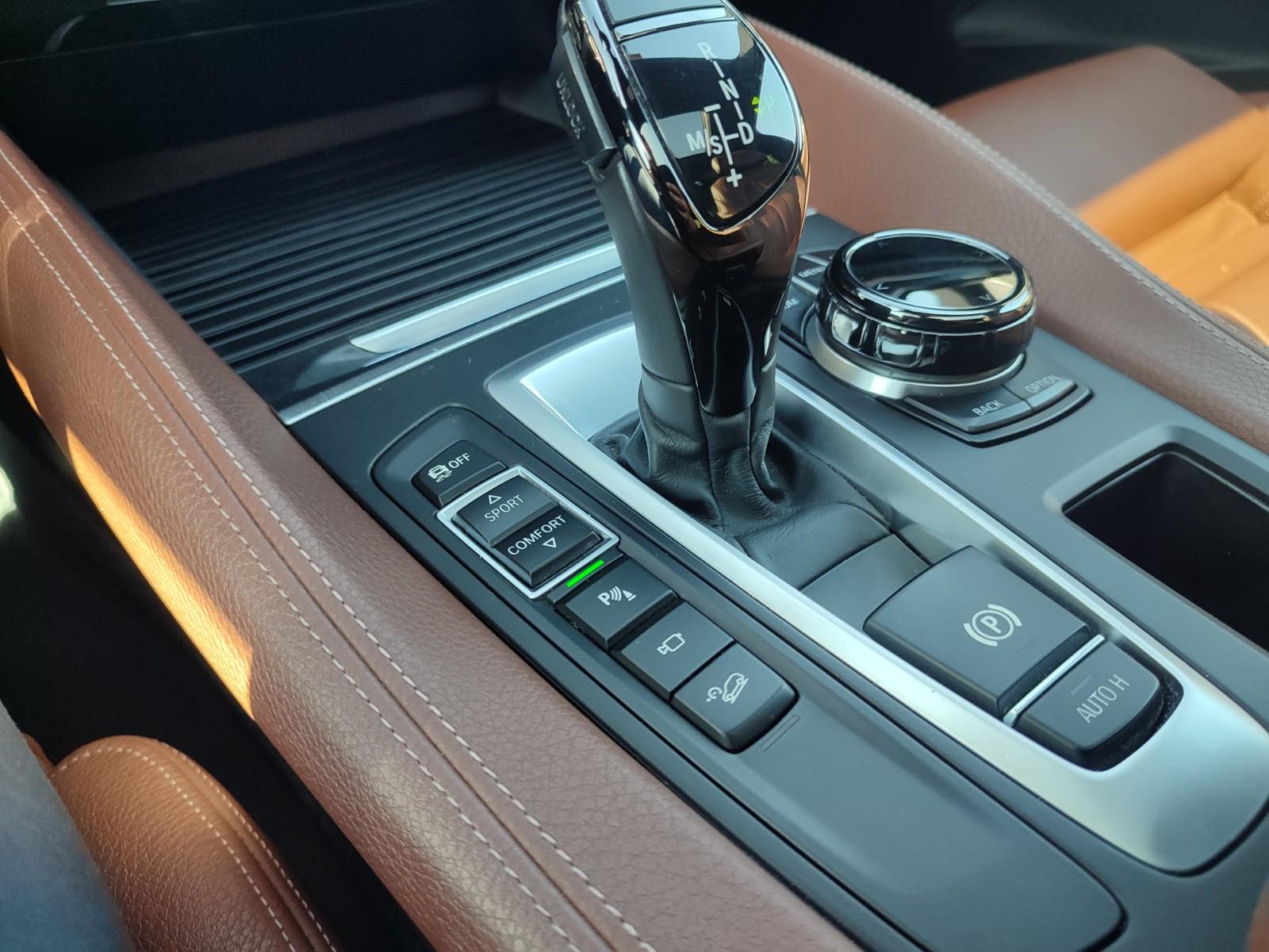 BMW X6 XDRIVE 50I 4.4 V8 AT 2019 - Imagen 16 de 18