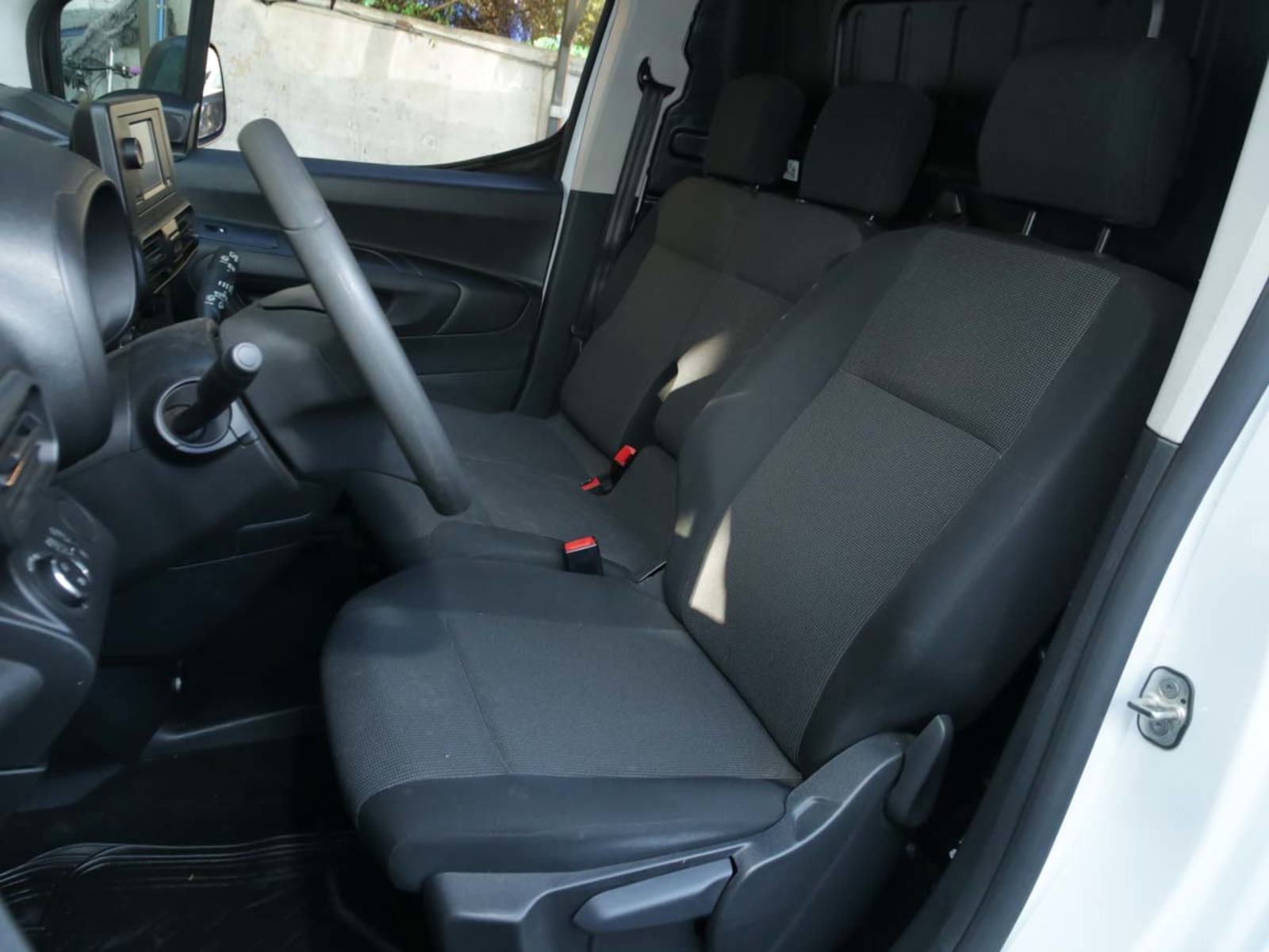 OPEL COMBO 1,5 TD 2024 - Imagen 10 de 12
