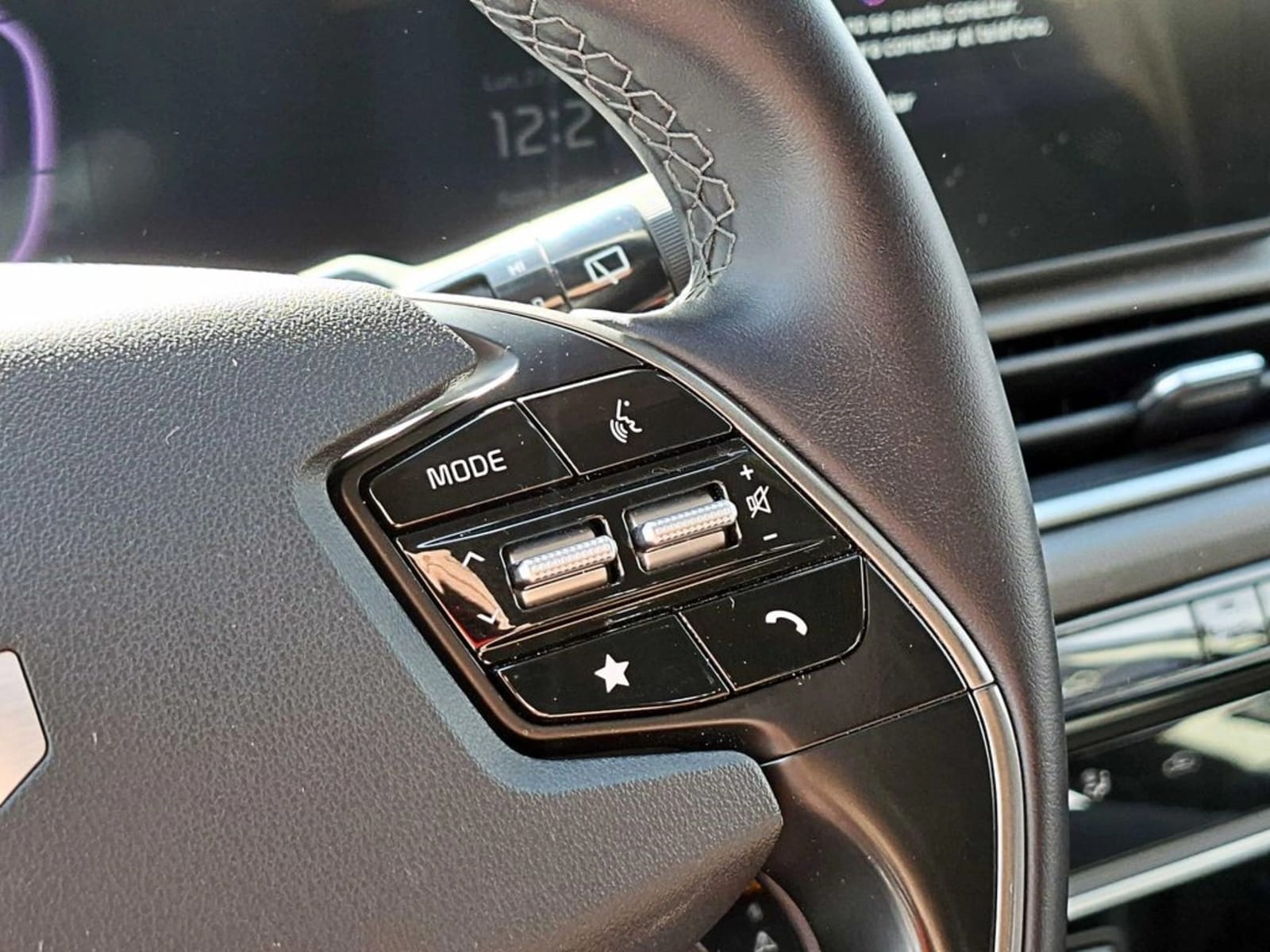 KIA K3 1.6 EX 4X2 AT 5P 2025 - Imagen 14 de 16