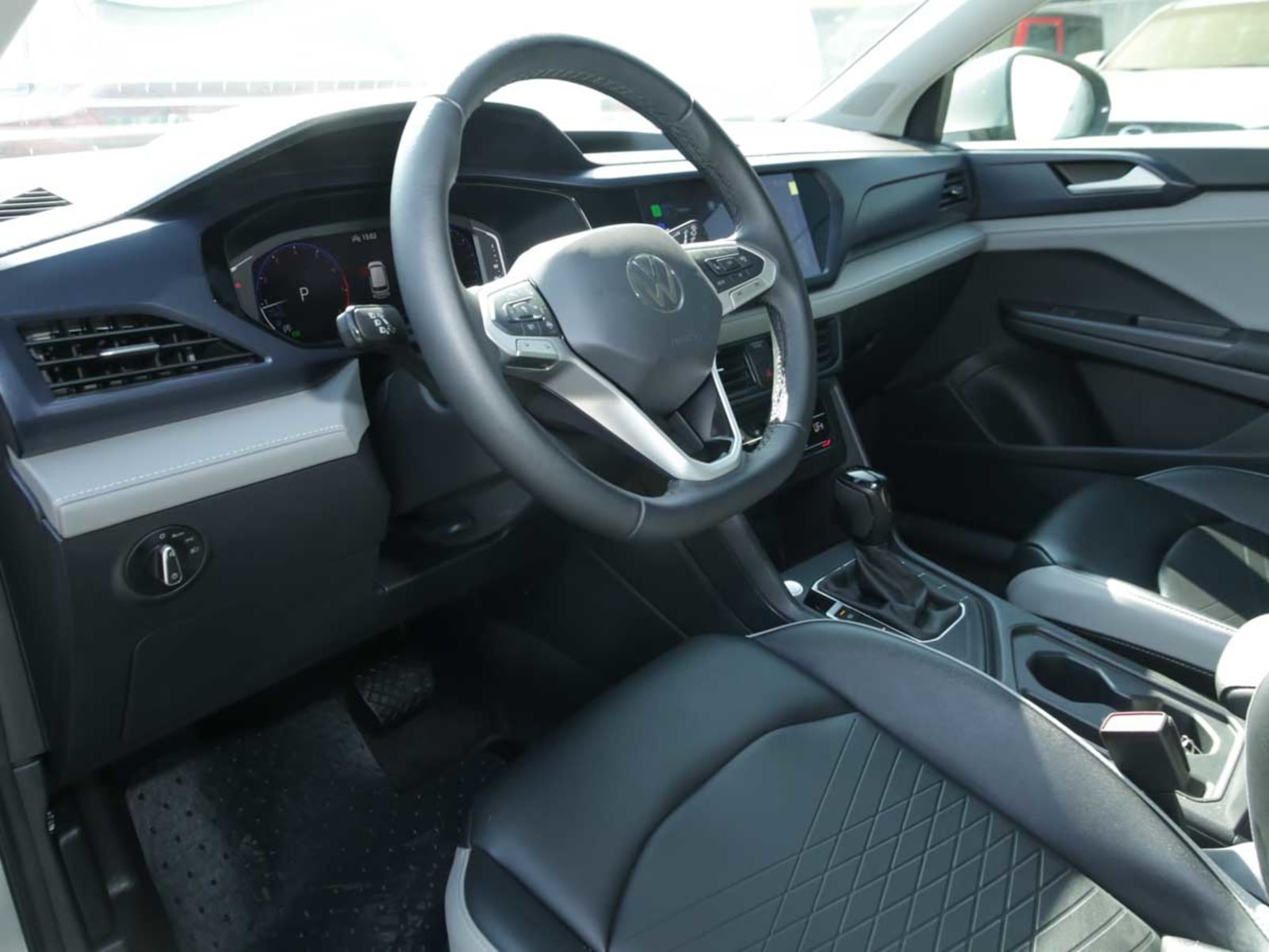 VOLKSWAGEN TAOS TSI 1.4 AT 2026 - Imagen 8 de 13