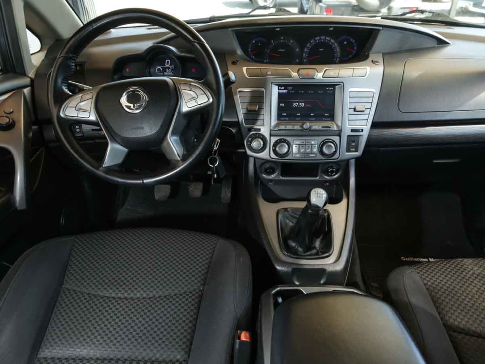SSANGYONG STAVIC 2.2 MT 4X2 FULL 2018 - Imagen 13 de 15