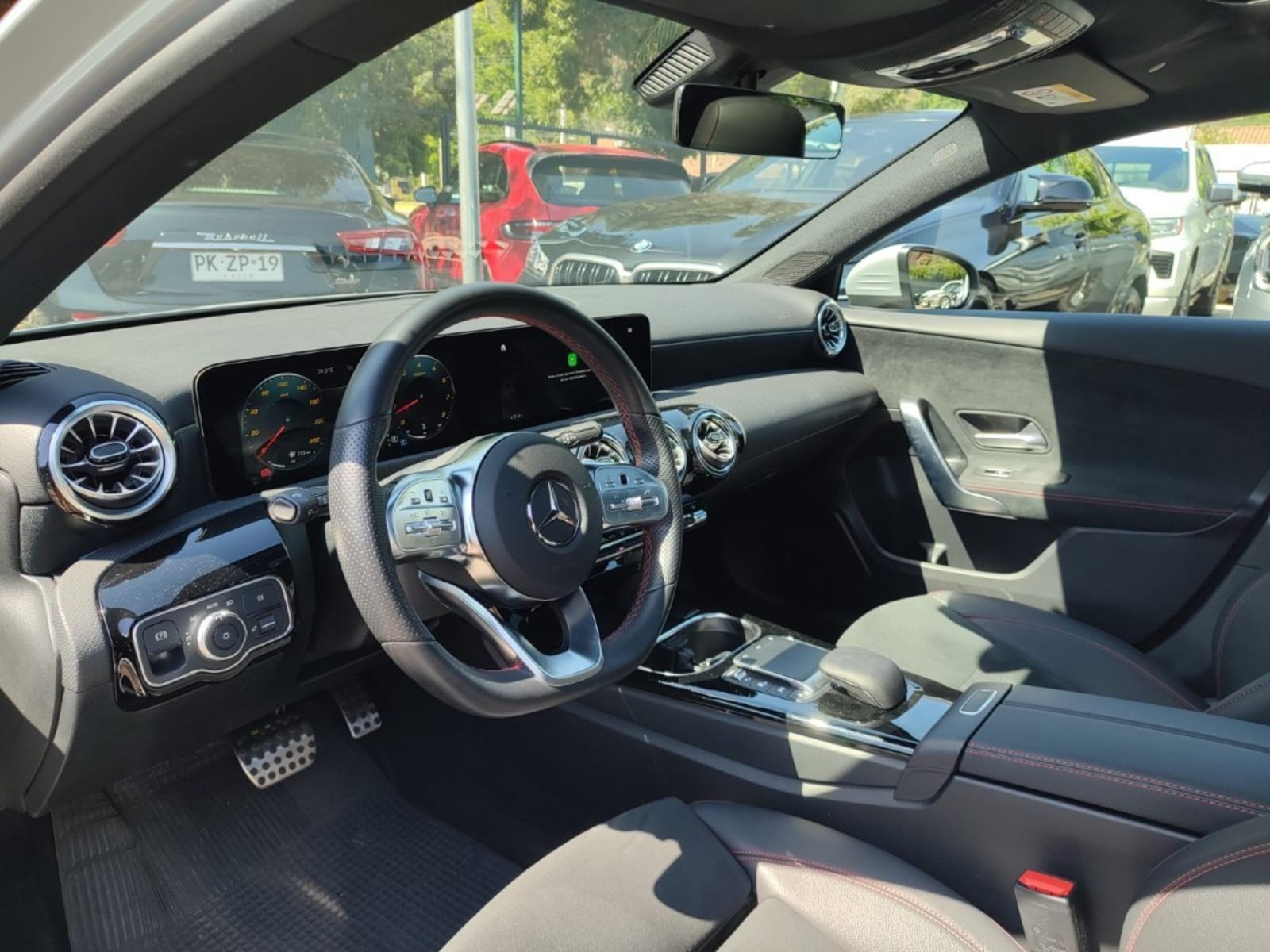MERCEDES-BENZ A250 2.0 DCT AMG LINE 2022 - Imagen 9 de 17