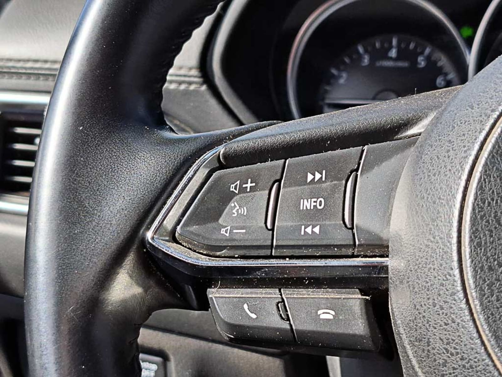 MAZDA CX-5 2.0 MT 4X2 2022 - Imagen 16 de 20