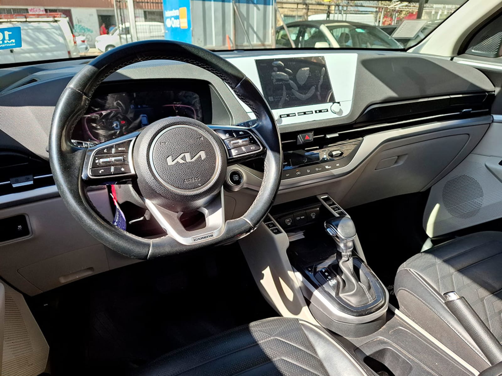 KIA CARENS EX 1.5 AUT 2023 - Imagen 10 de 20