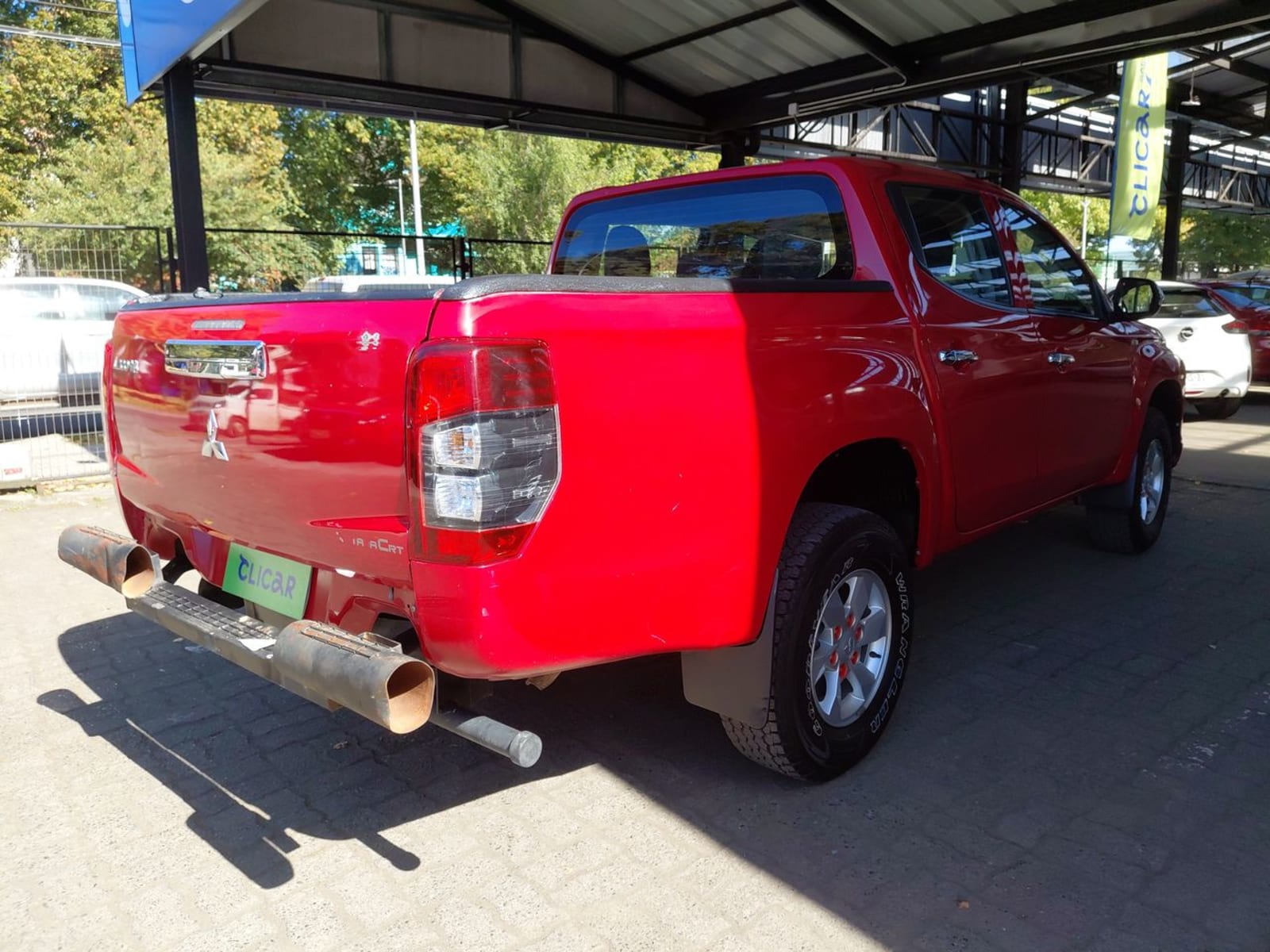 Mitsubishi L200 2.2 Katana Crt Diesel Dob. Cab. 4x4 Mt 4p 2024 - Imagen 7 de 8