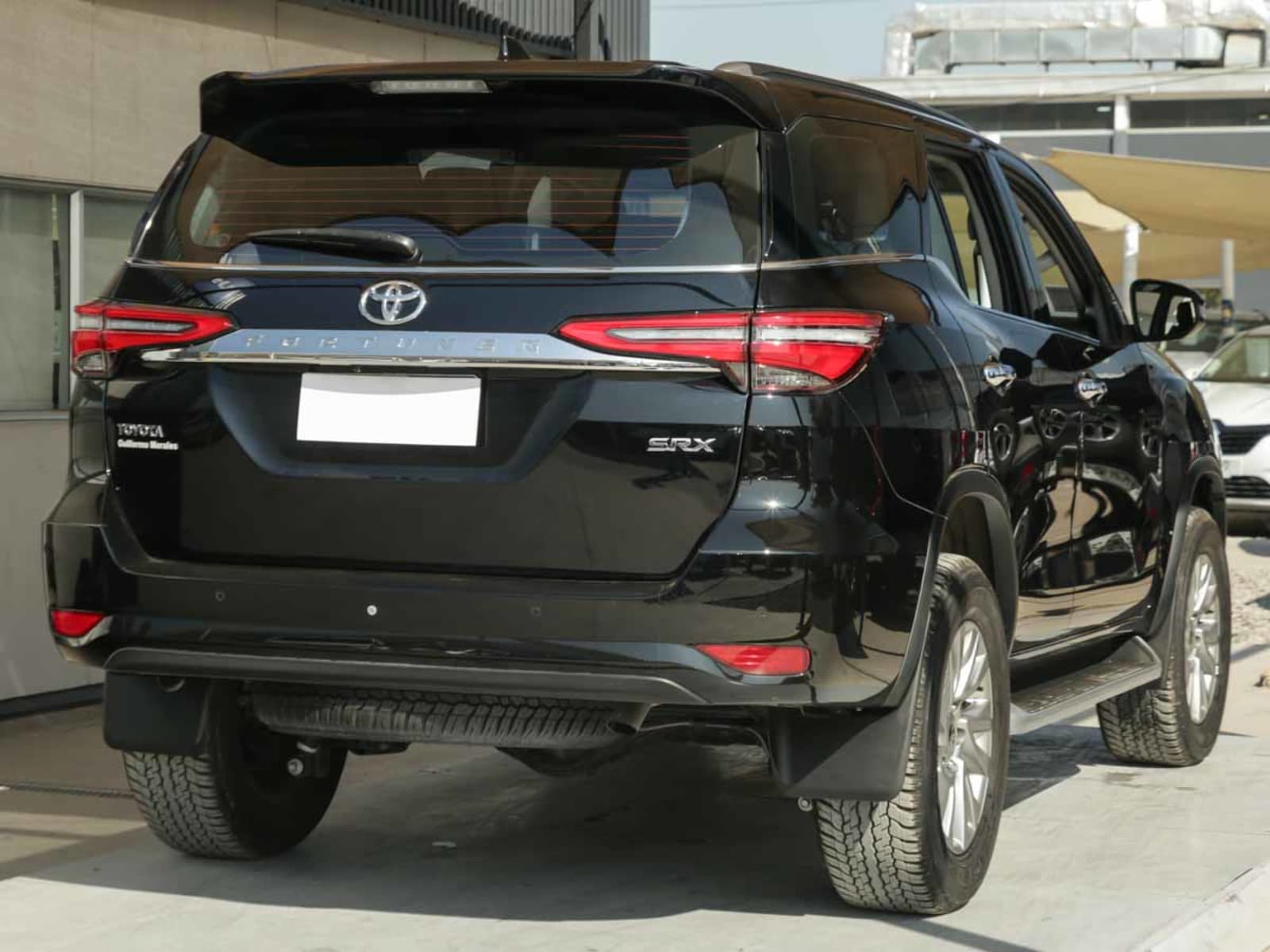 TOYOTA FORTUNER 4X4 5P 2.8 AUT 2023 - Imagen 6 de 15