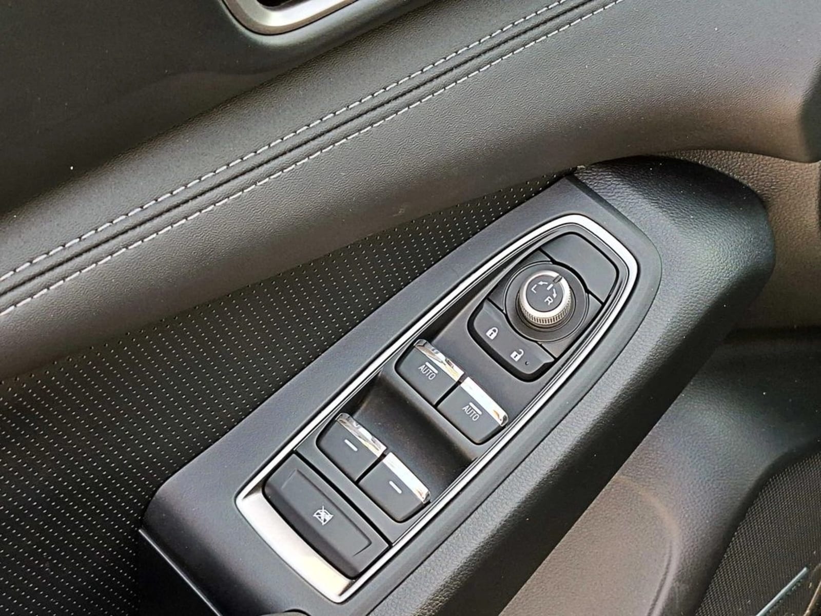 SUBARU EVOLTIS 2.4T LIMITED  AWD CVT AT 5P 2026 - Imagen 10 de 20