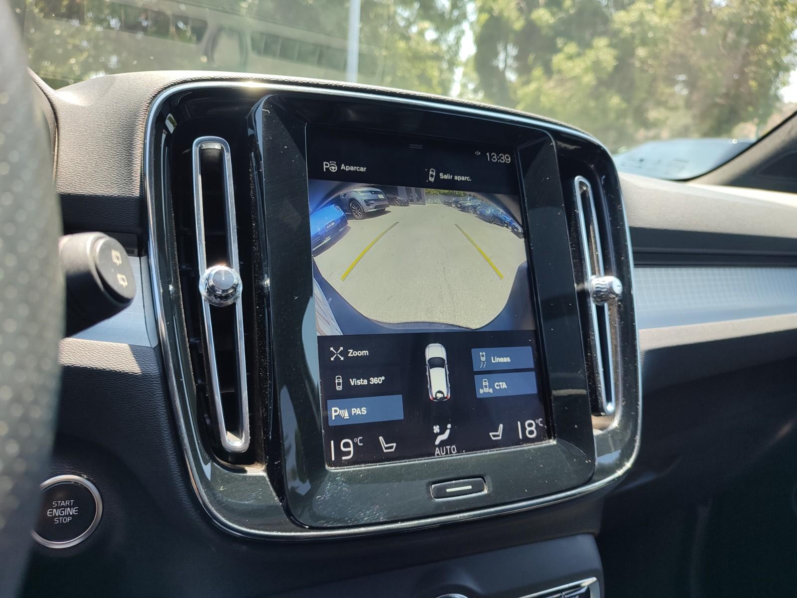 VOLVO XC40 T5 MOMENTUM PLUS 4WD 2.0 2019 - Imagen 12 de 17
