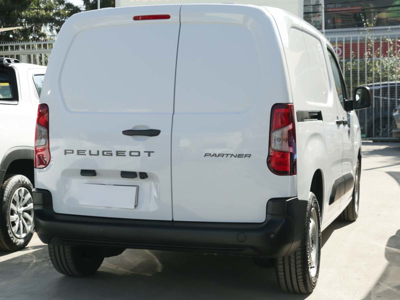 PEUGEOT PARTNER MCA L1 DIESEL 100HP MT 2026 - Imagen 6 de 12