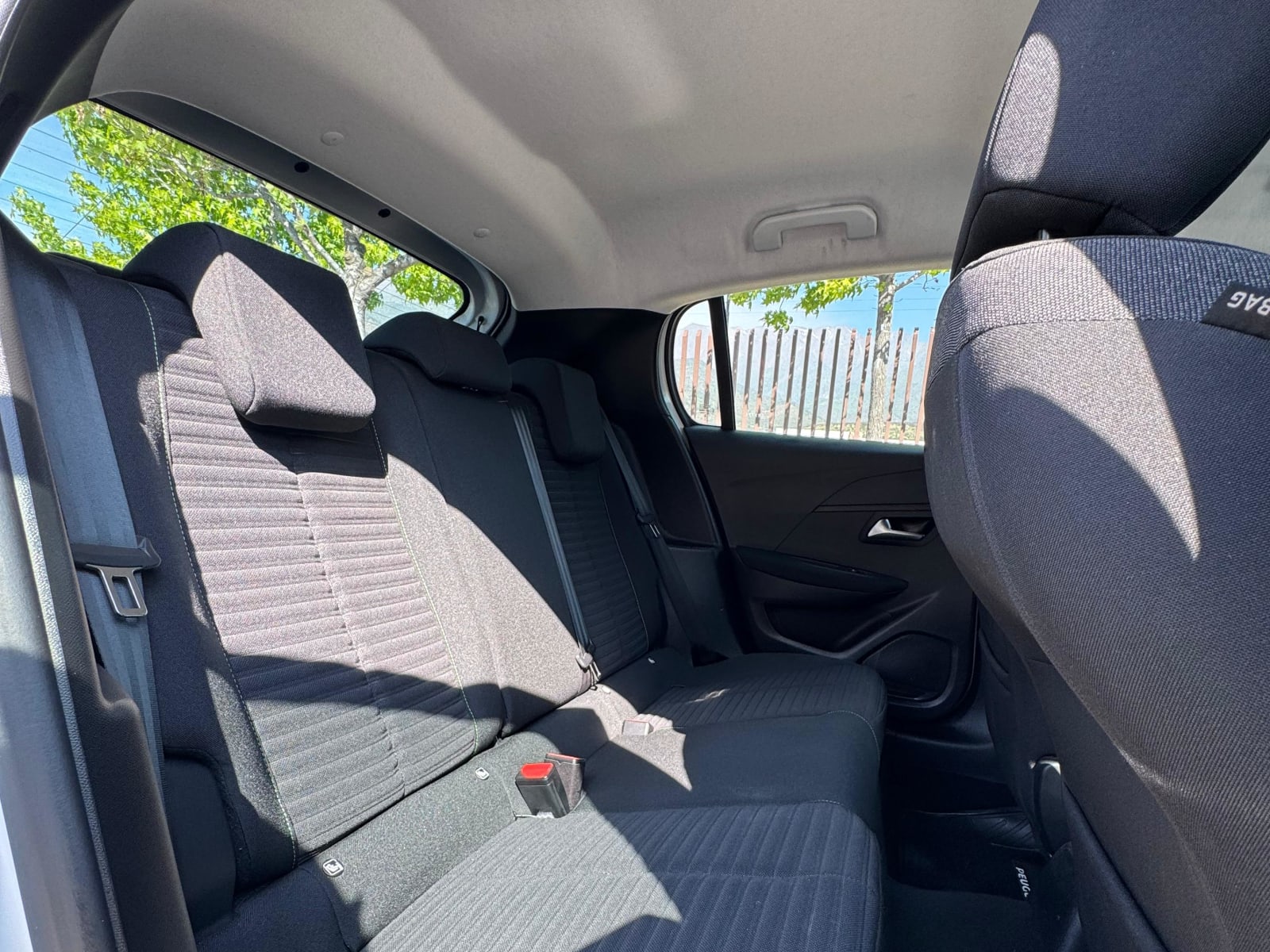 PEUGEOT 208 ALLURE PACK 2024 - Imagen 10 de 20