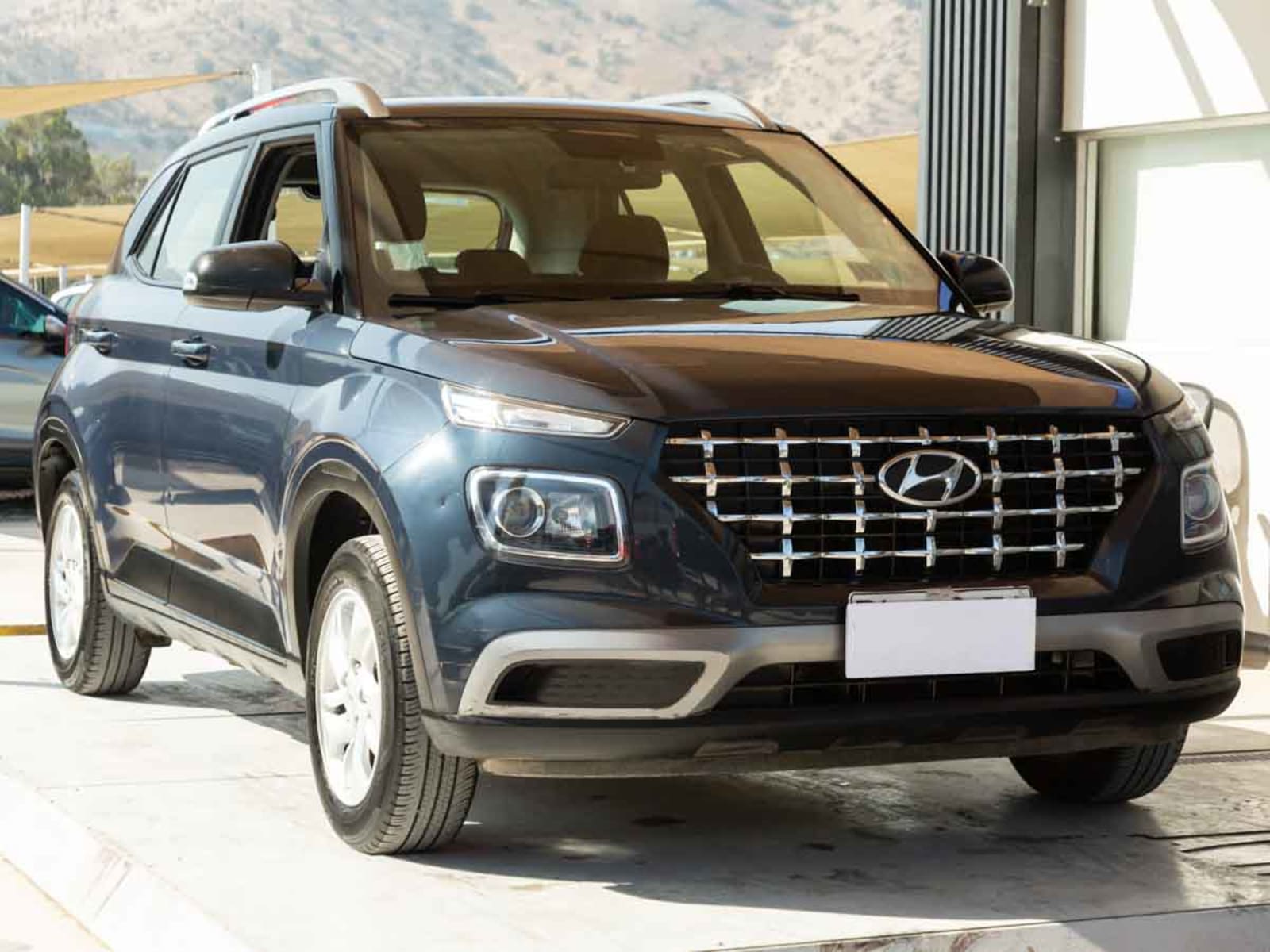 HYUNDAI VENUE QX 1.6 MT PLUS 2021 - Imagen 3 de 13