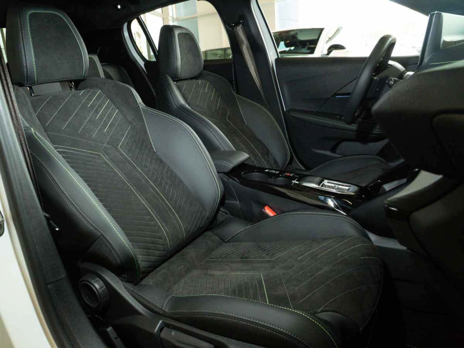 PEUGEOT 208 MCA GT ELECTRIC 2026 - Imagen 17 de 20
