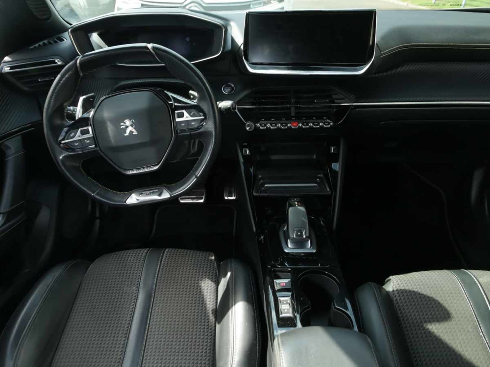 PEUGEOT 2008 MCA GT BLUEHDI 130 EAT8 2021 - Imagen 12 de 14