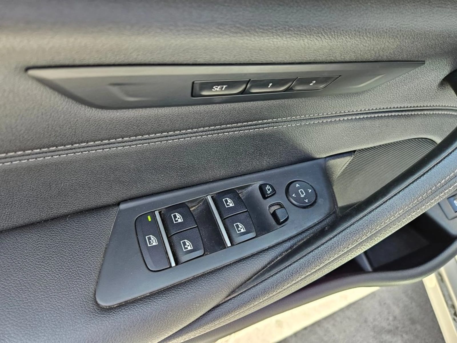 BMW 520 DIESEL 2.0 HERITAGE LCI AT 4P R 2022 - Imagen 19 de 20