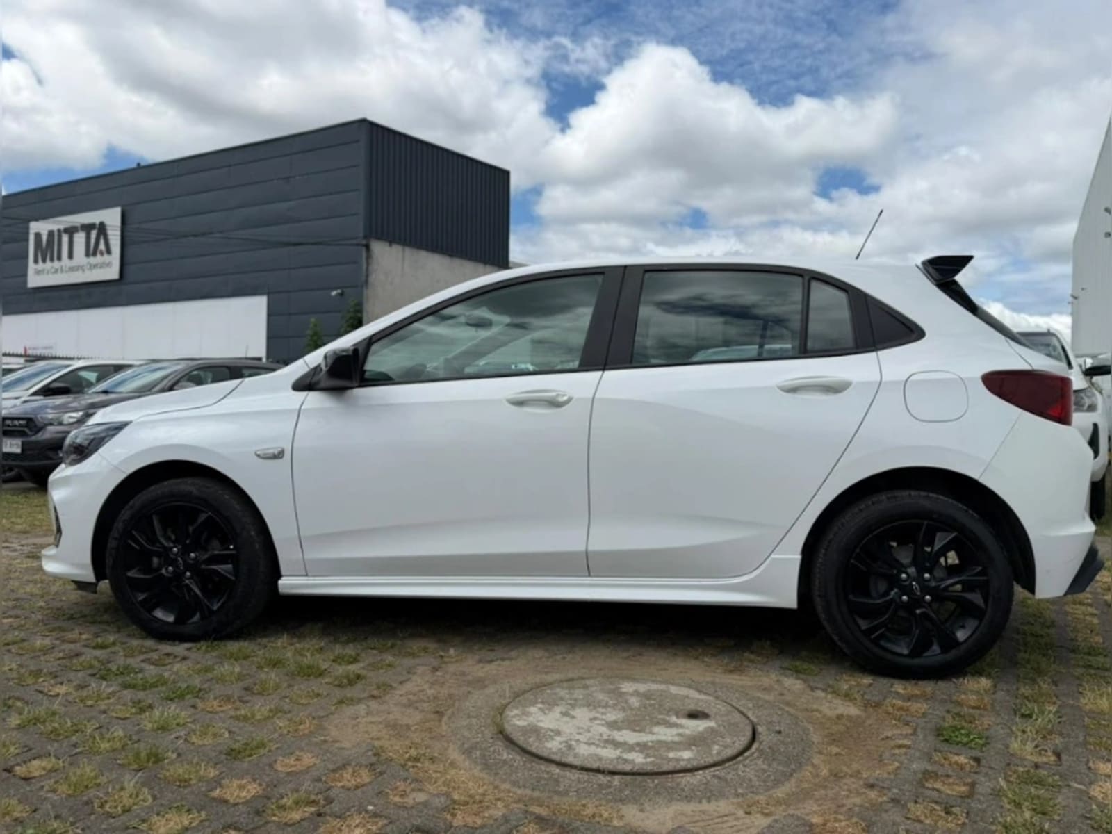CHEVROLET ONIX 1.0T RS R 4X2 HB MT 5P 2024 - Imagen 8 de 20