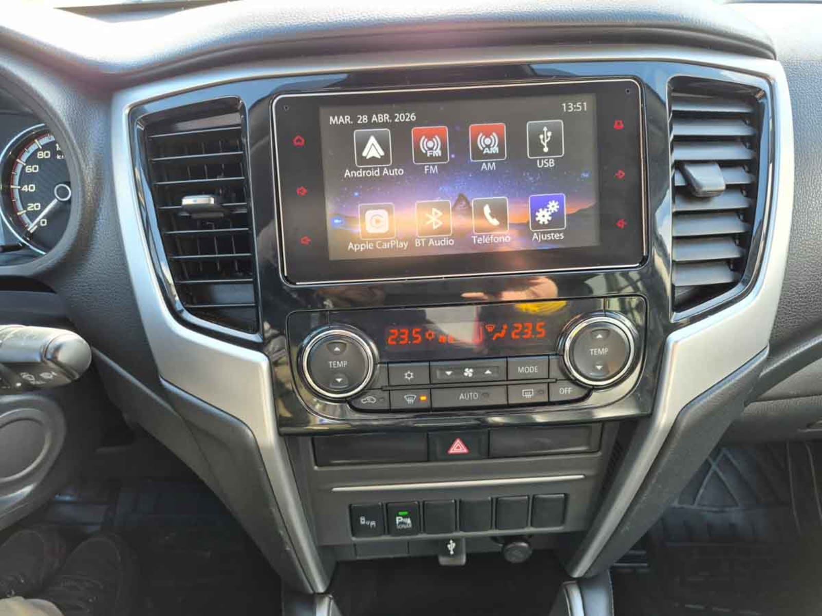 MITSUBISHI L-200 NEW DAKAR CRS AUT 4X4 TD E5 2021 - Imagen 11 de 14