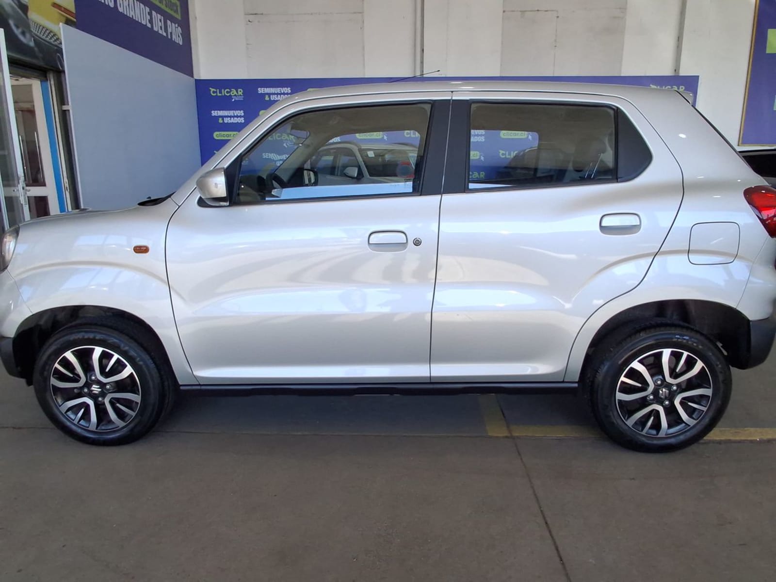Suzuki Spresso 1.0 Glx 4x2 Ac Mt 5p 2025 - Imagen 4 de 8