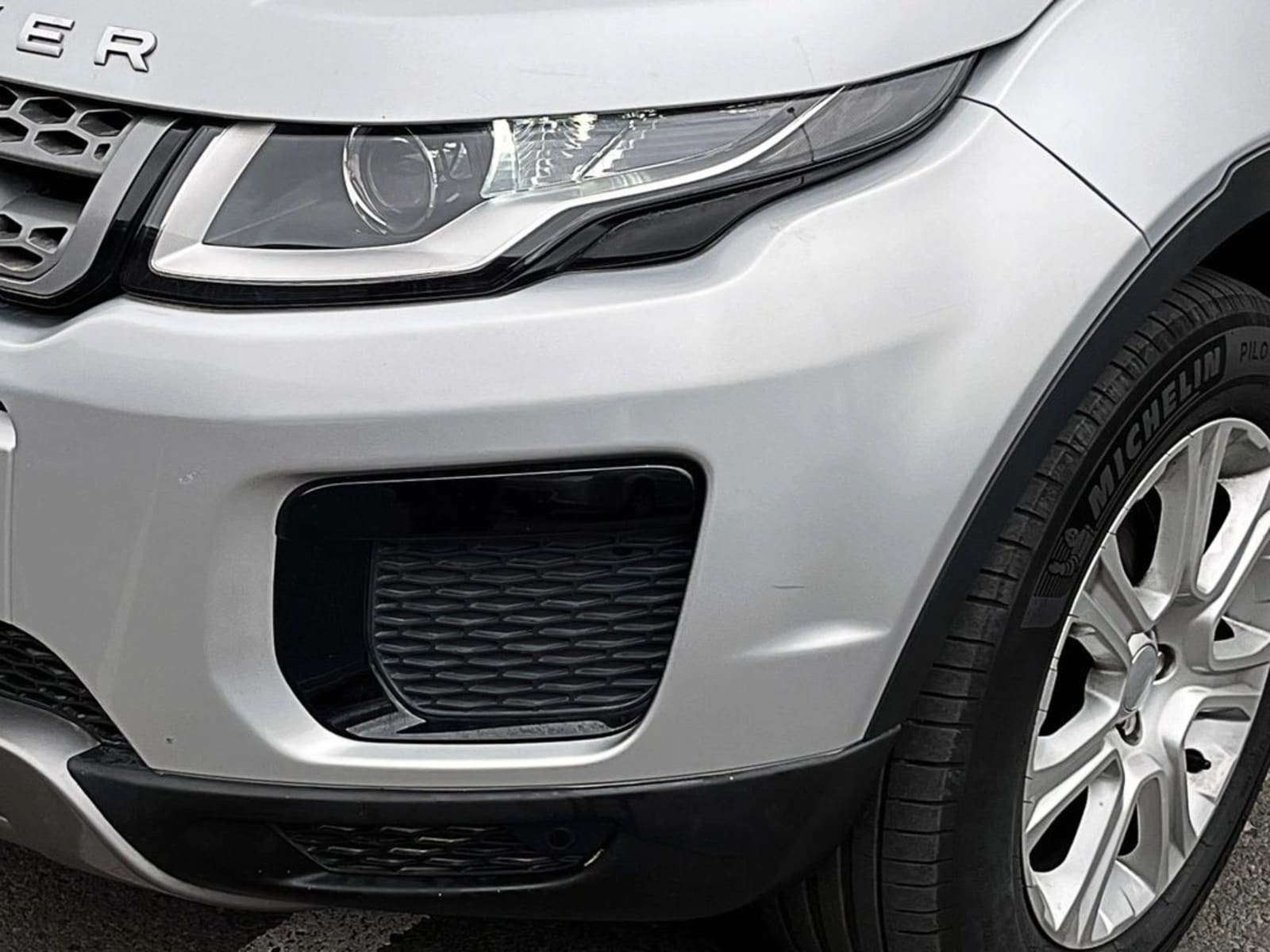 LAND ROVER RANGE ROVER EVOQUE 2.0 AT 4X4 2019 - Imagen 4 de 16