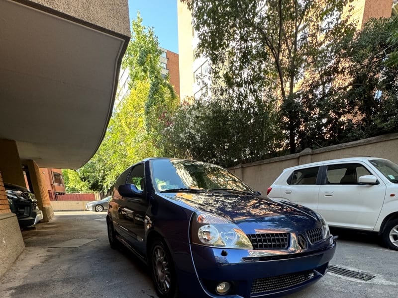 Renault Clio Sport 2.0 2004 - Imagen 6 de 8