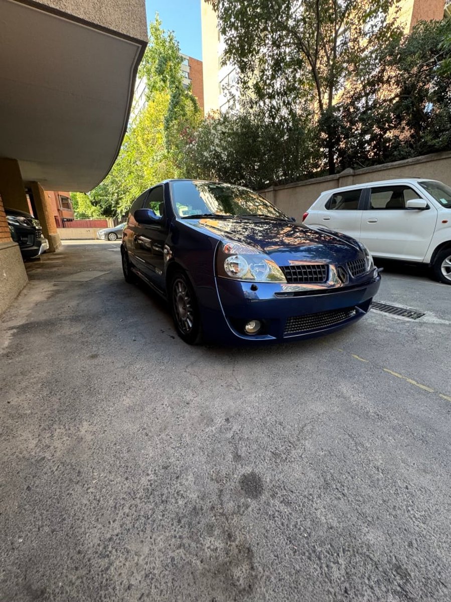 Renault Clio Sport 2.0 2004 - Imagen 6 de 8