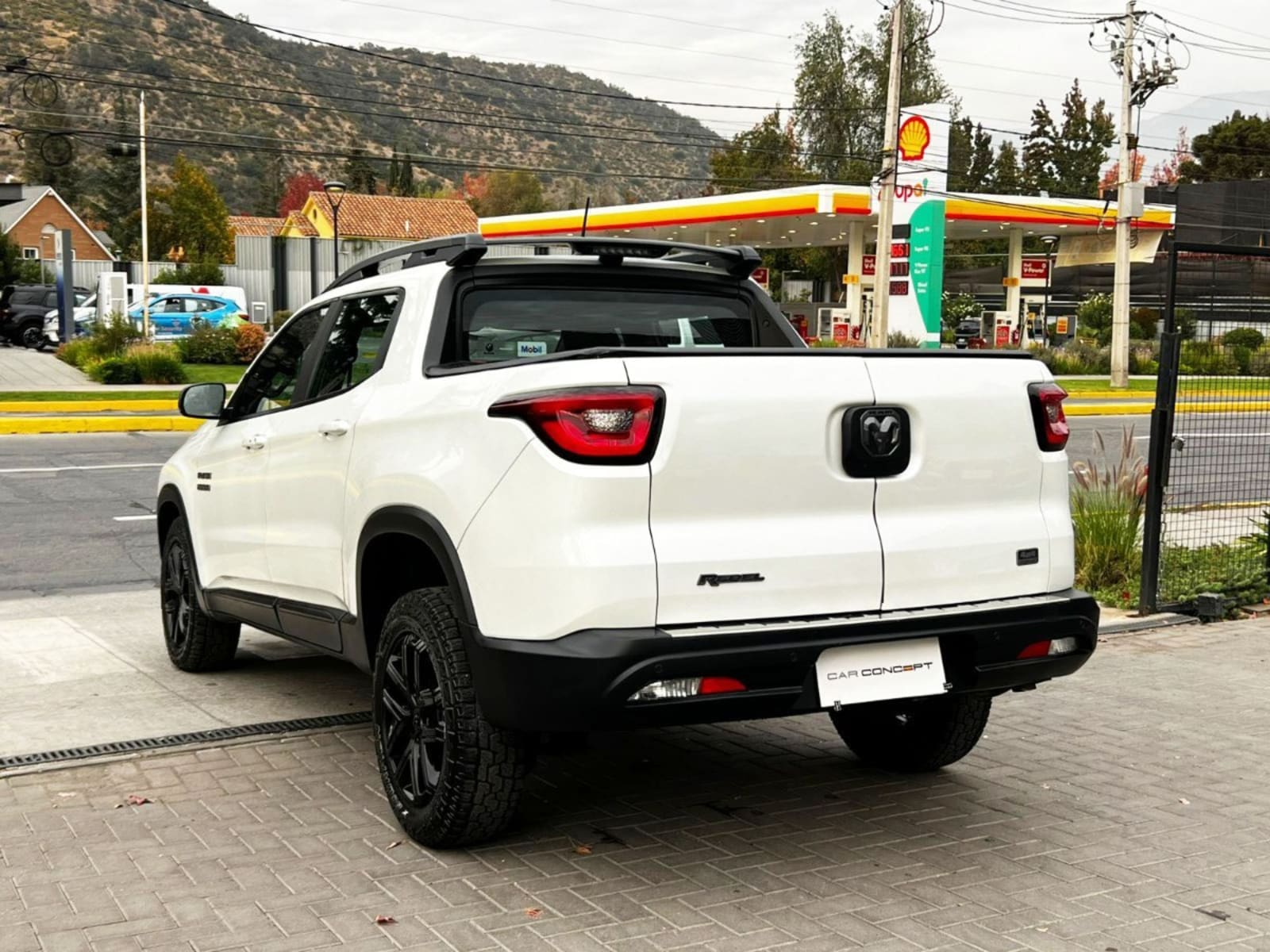 RAM 1000 REBEL 4X4 2.0 DIESEL AT 2023 - Imagen 4 de 20