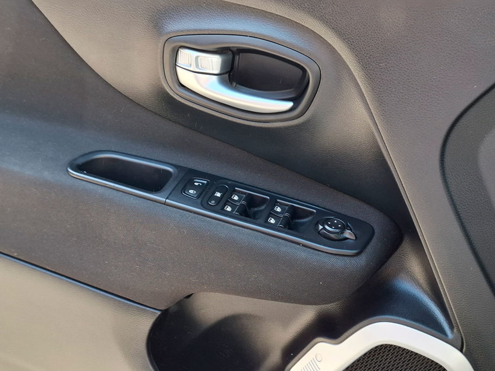 JEEP RENEGADE 1.8 SPORT 2019 - Imagen 18 de 20