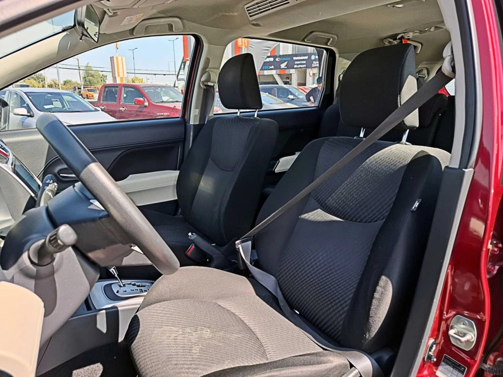 TOYOTA RUSH 1.5 XLI 4X2 AT 5P 2023 - Imagen 11 de 18