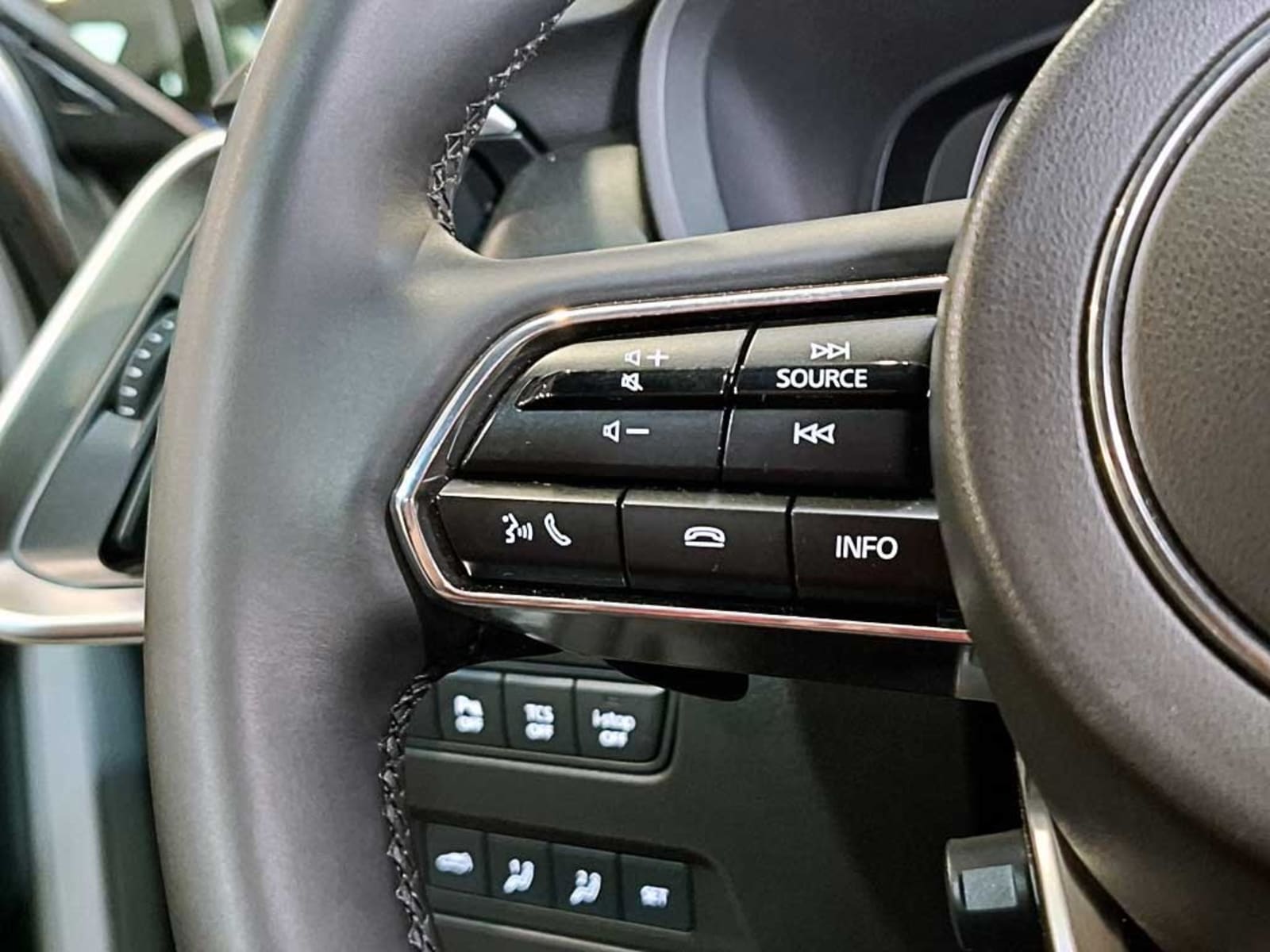 MAZDA CX-60 (IN) 3.3 PREMIUM SPORT AT 4X4 HIBRIDO 2025 - Imagen 18 de 20