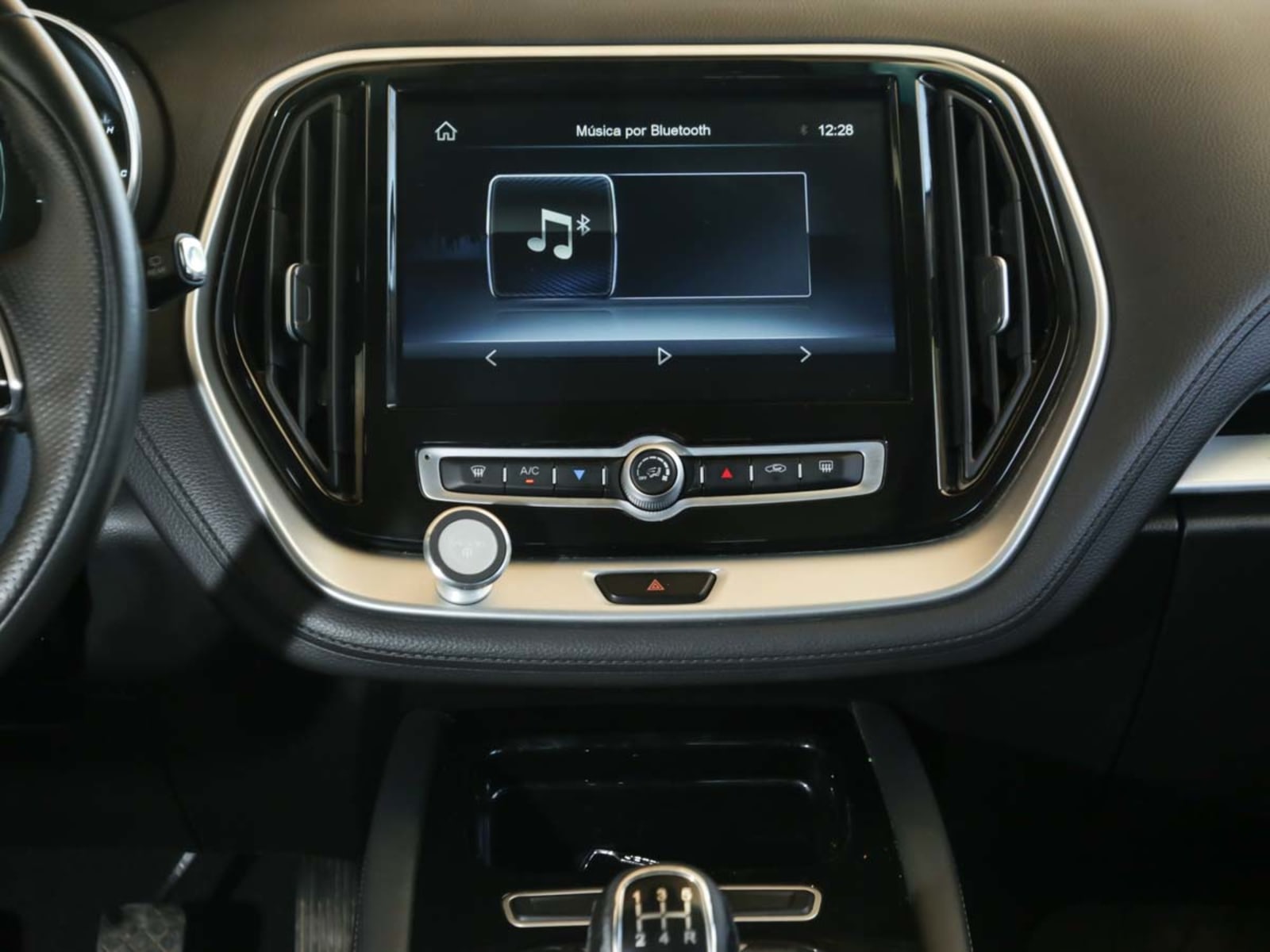 JETOUR X70 GLS 1.5 2024 - Imagen 14 de 15