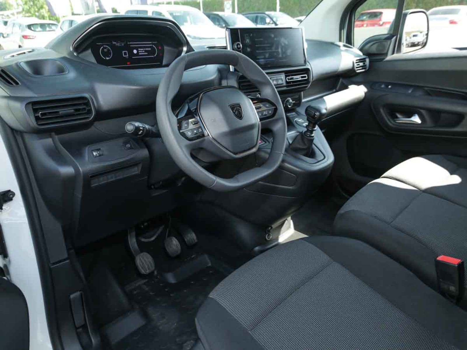 PEUGEOT PARTNER MCA L1 DIESEL 100HP MT 2026 - Imagen 8 de 13