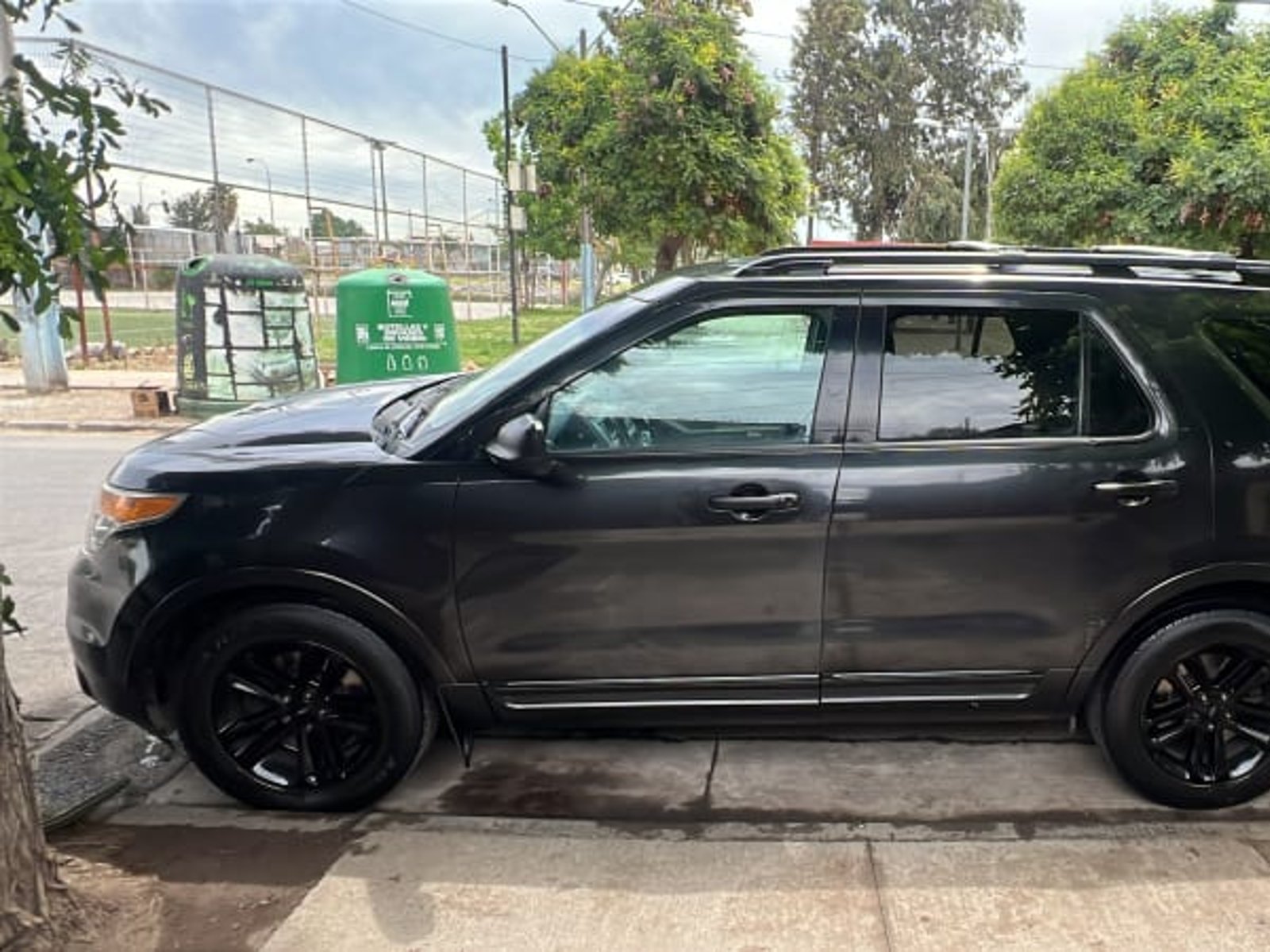 Ford Explorer  2013 - Foto 4 de 8
