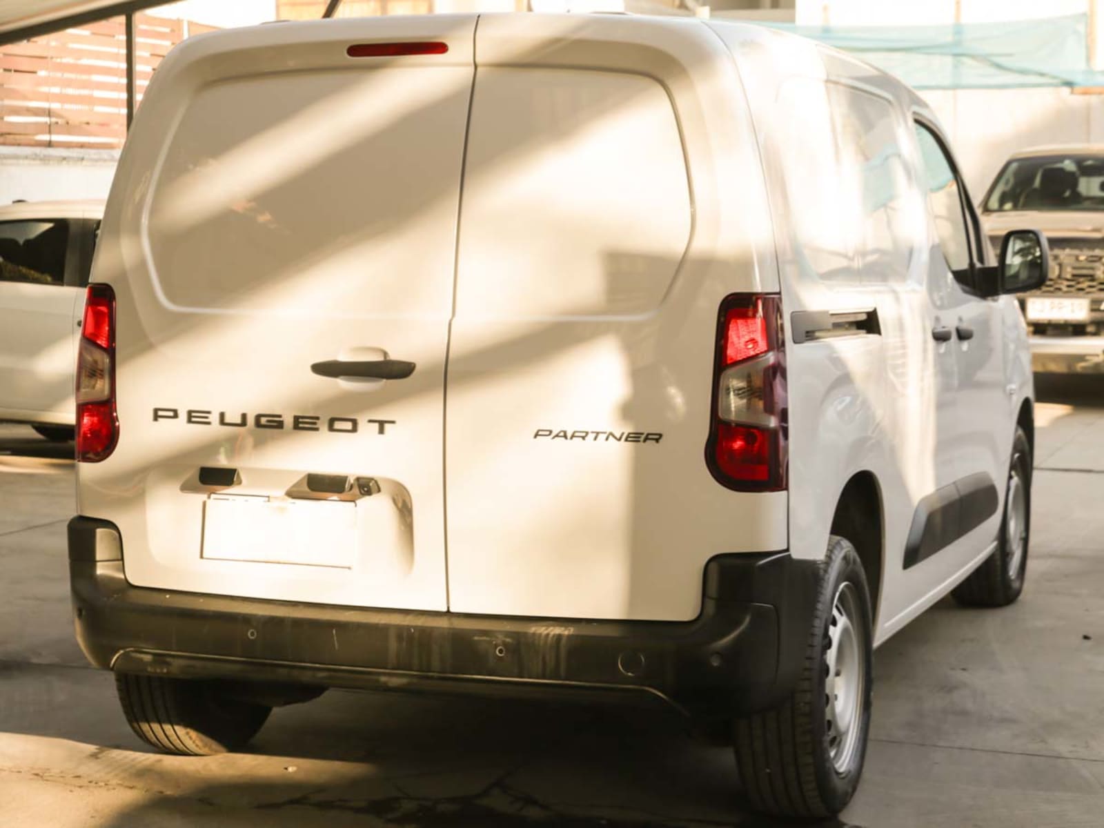 PEUGEOT PARTNER MCA L1 BLUEHDI 100 2025 - Imagen 6 de 13