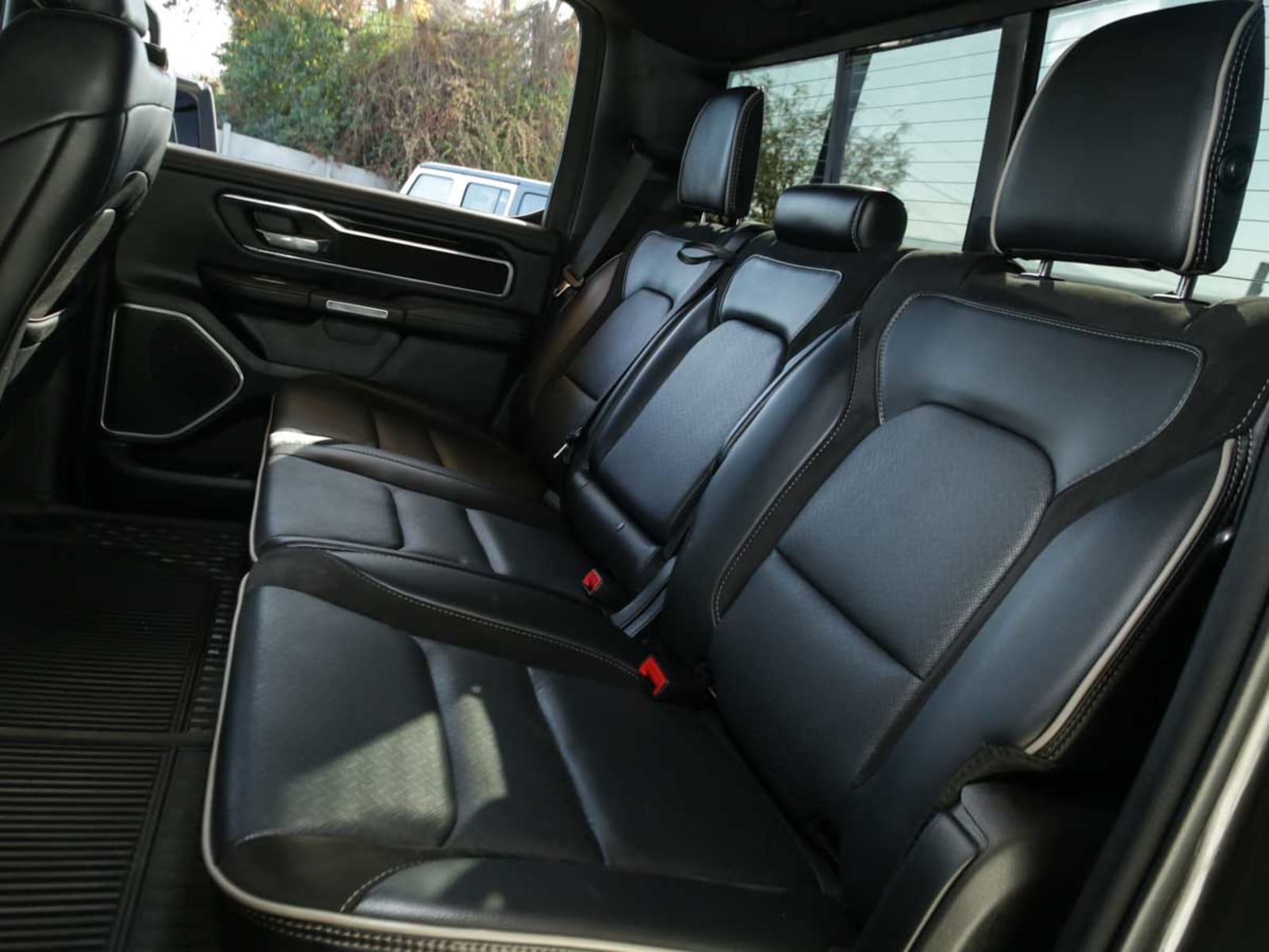 RAM 1500 DT CREW CAB LARAMIE 5.7L SPORT 2022 - Imagen 11 de 14