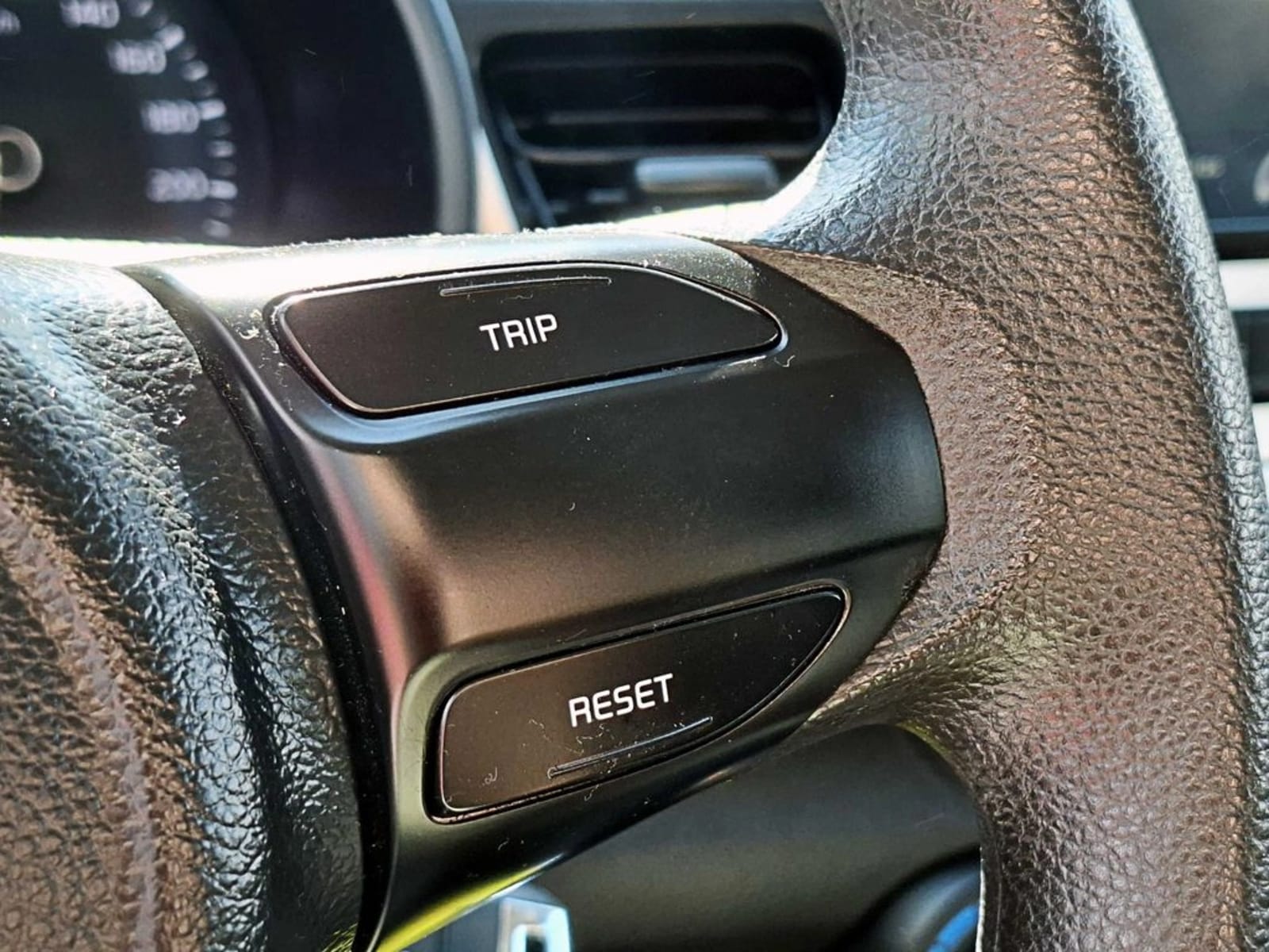 KIA RIO 5 MT 2023 - Imagen 16 de 19