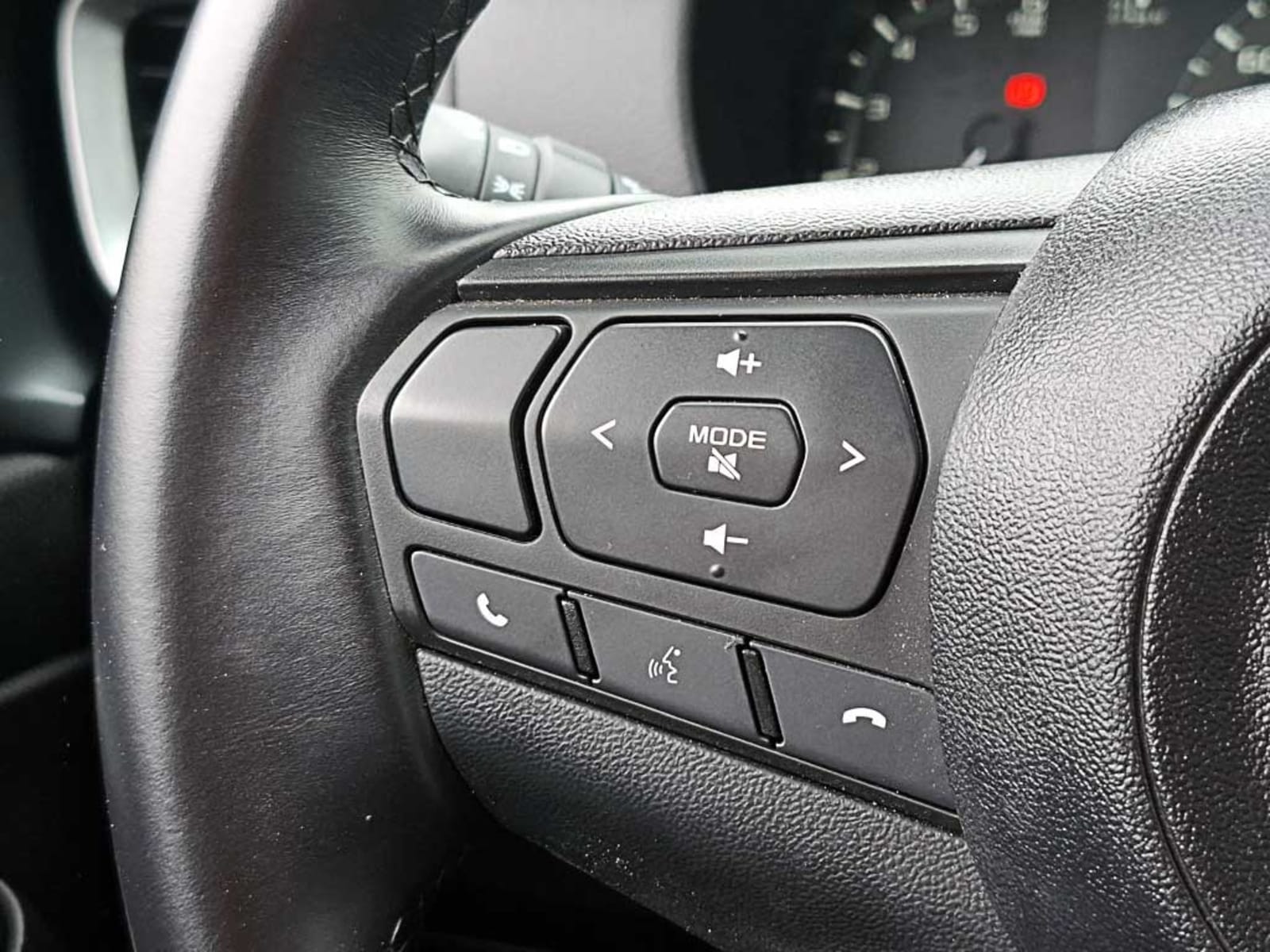 MAZDA BT-50 (IN) 3.0 DC HIGH AT 4X4 DIESEL 2025 - Imagen 11 de 17