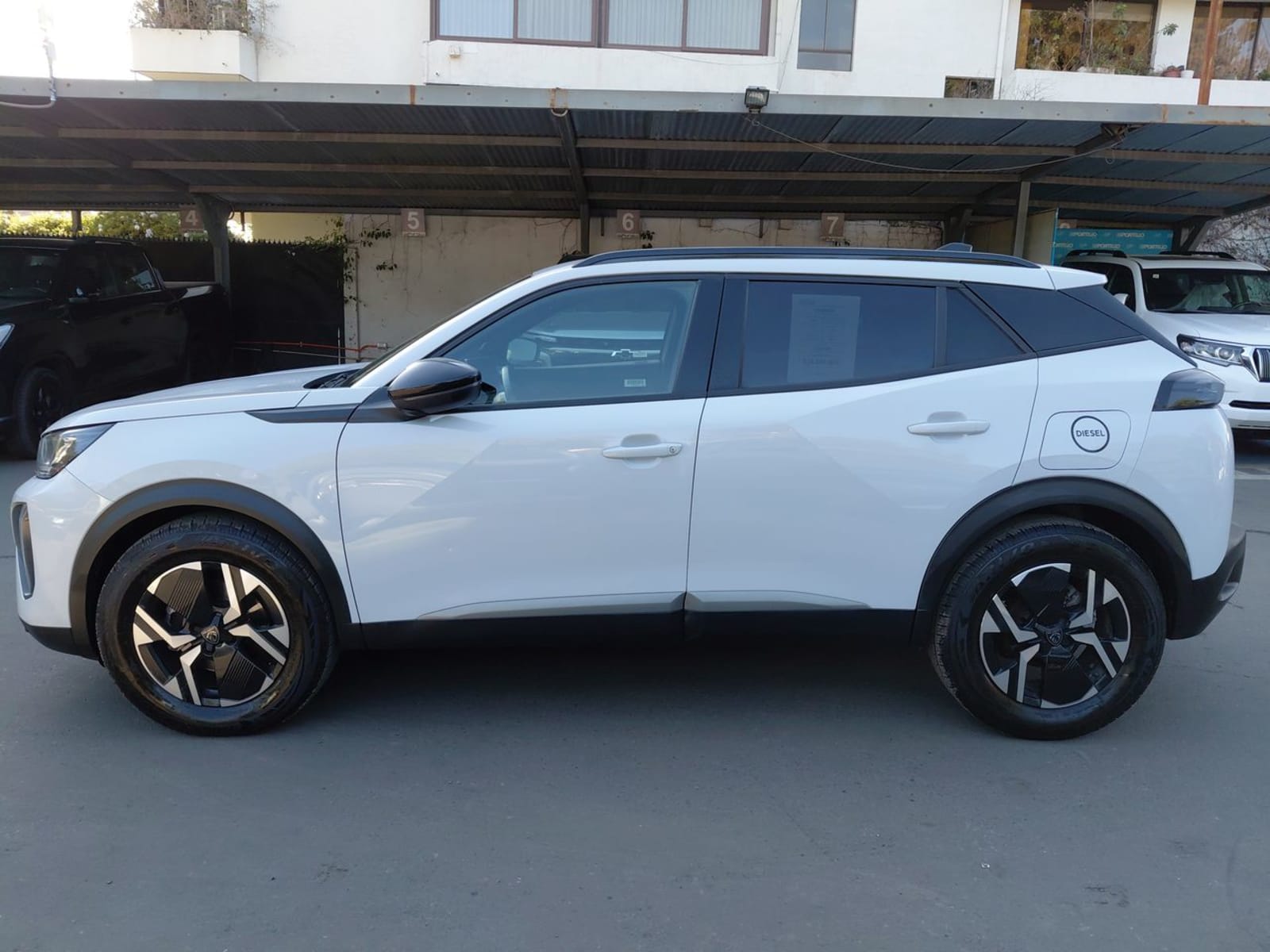 Peugeot 2008 1.5 Allure Pack Bluehdi 130hp Diesel 4x2 Eat8 5p 2024 - Imagen 4 de 8