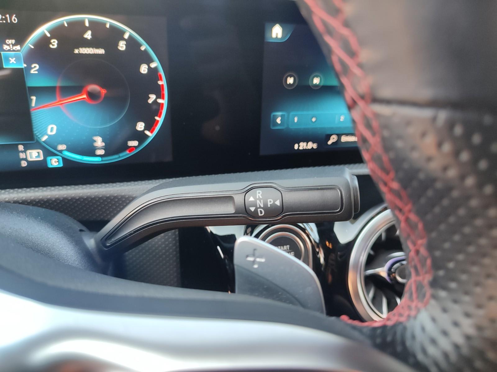 MERCEDES-BENZ A200 HB 1.3 DCT AMG LINE 2023 - Imagen 12 de 18
