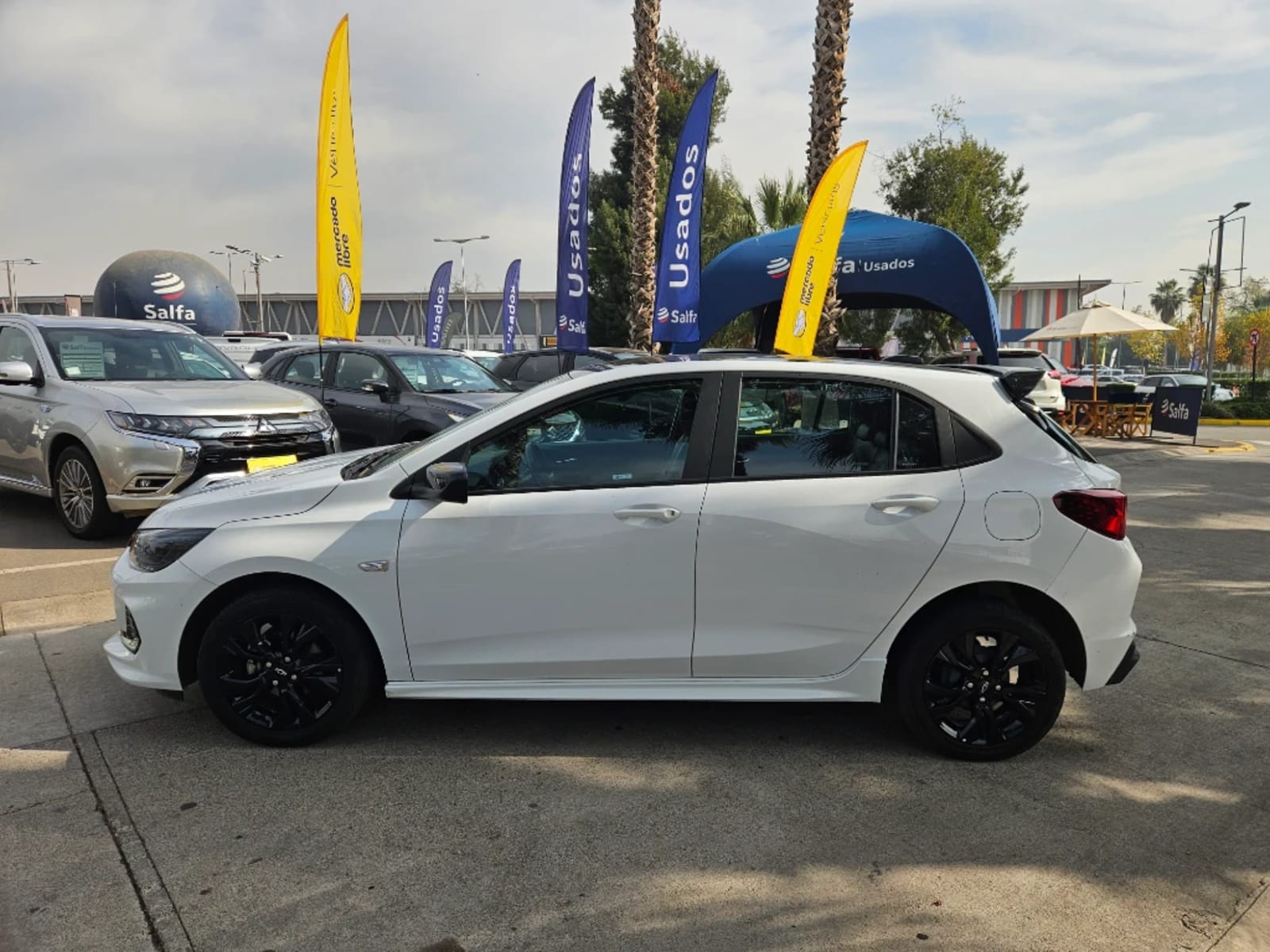 CHEVROLET ONIX 1.0T RS R 4X2 HB MT 5P 2024 - Imagen 8 de 20