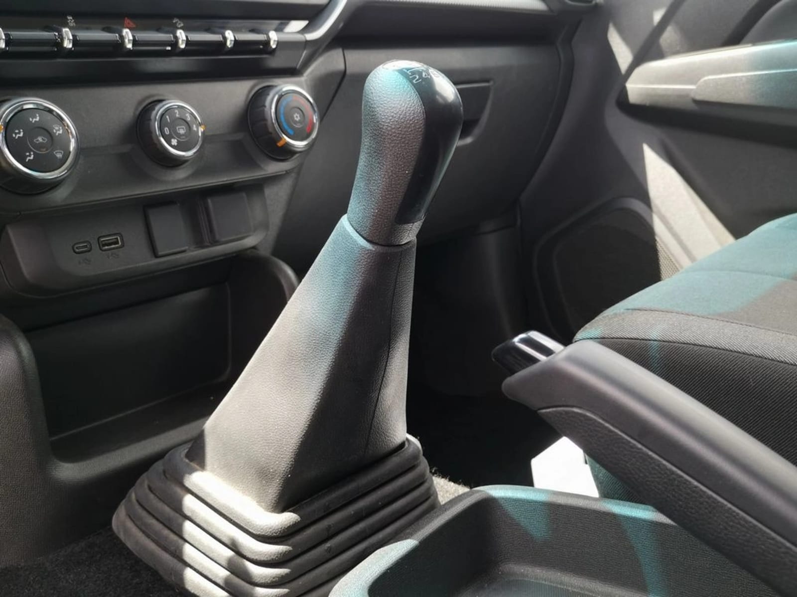 CHEVROLET COLORADO 2.8 WORK TRUCK MT DIESEL 2025 - Imagen 15 de 20
