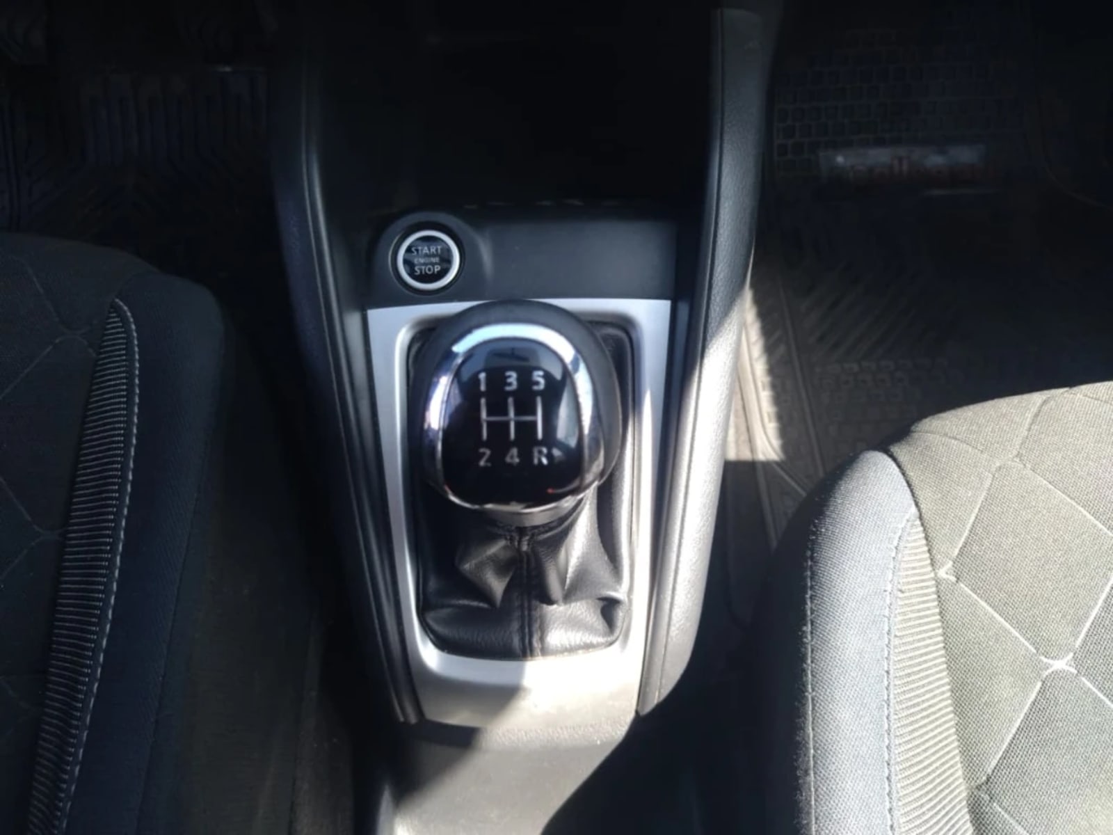 NISSAN KICKS 1.6 ADVANCE 4X2 MT 5P 2018 - Imagen 14 de 20