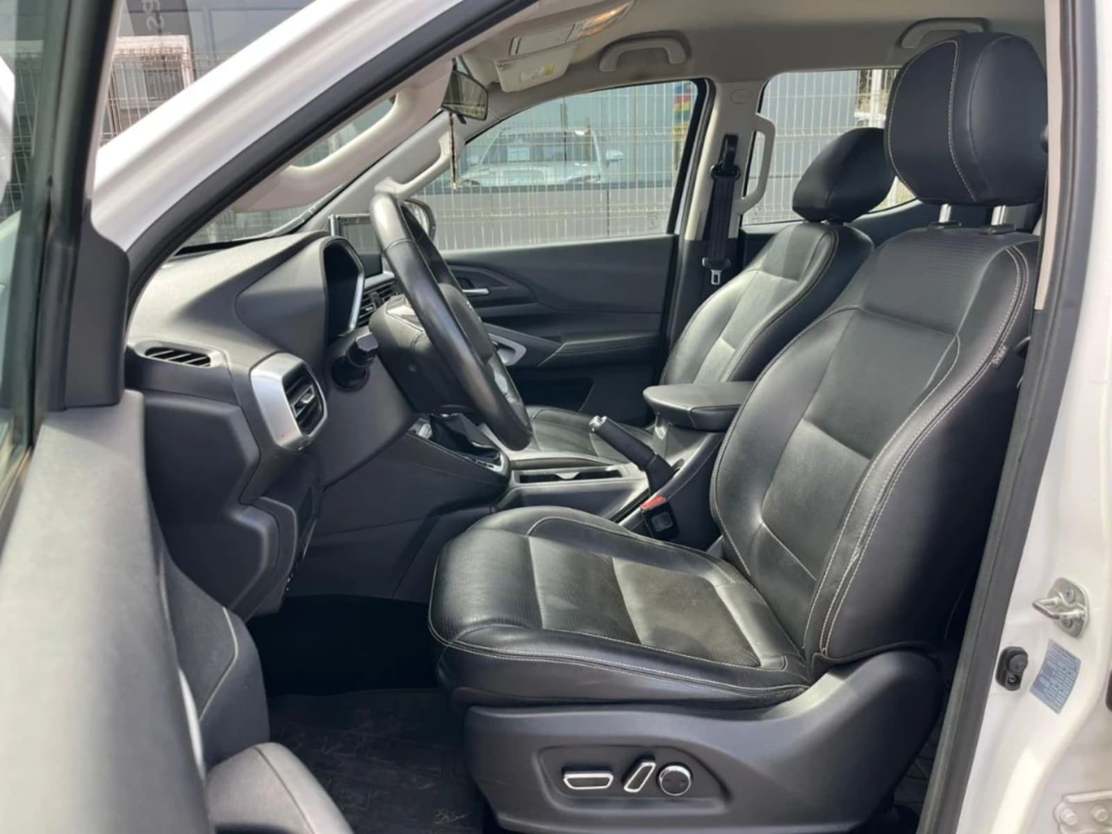 PEUGEOT LANDTREK 2.2 ACTION4 BLUEHDI DIESEL 4X4 180HP AT 4P 2024 - Imagen 11 de 20