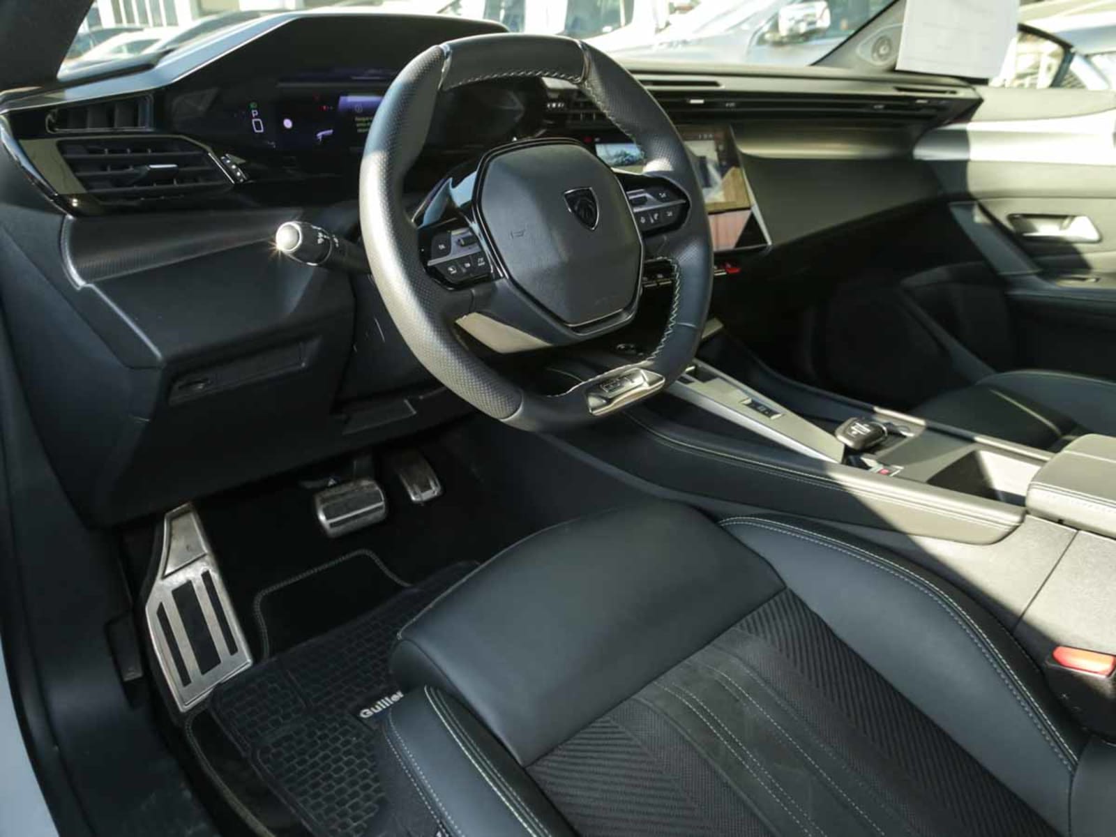 PEUGEOT 308 GT Hybrid 136hp AT 2026 - Imagen 8 de 14
