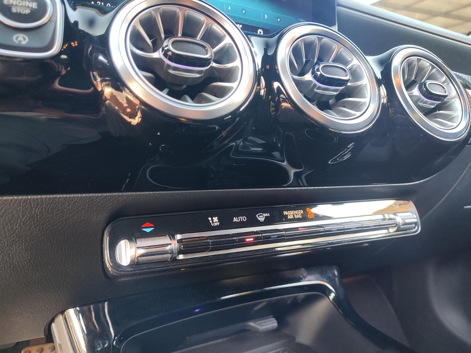 MERCEDES-BENZ A200 HB 1.3 DCT AMG LINE 2023 - Imagen 17 de 18